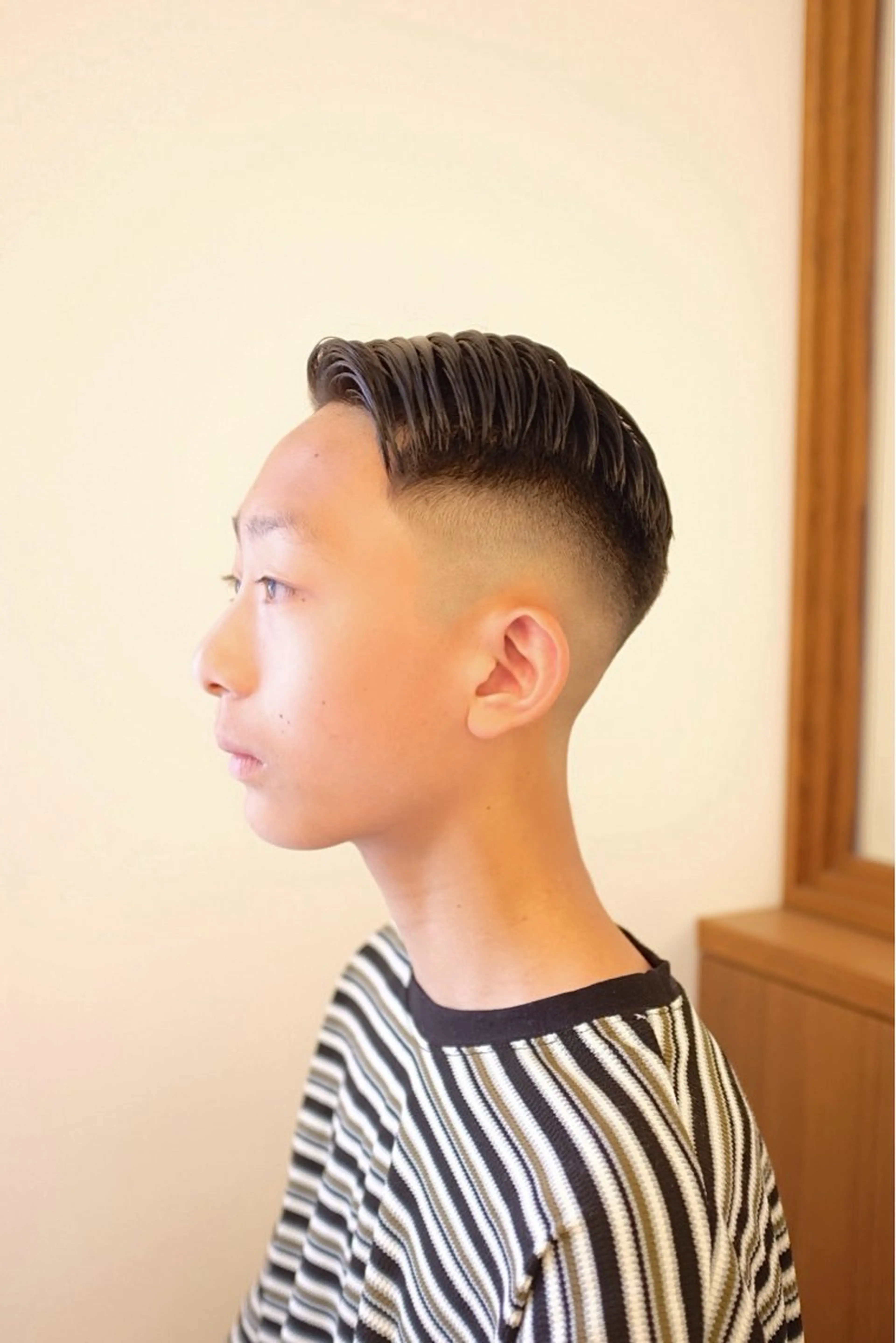 ショート メンズ キッズ フェードカット 学生（メンズ向け） 七三 スキンフェード 学生 past and new所属・田島 塁のヘアスタイル