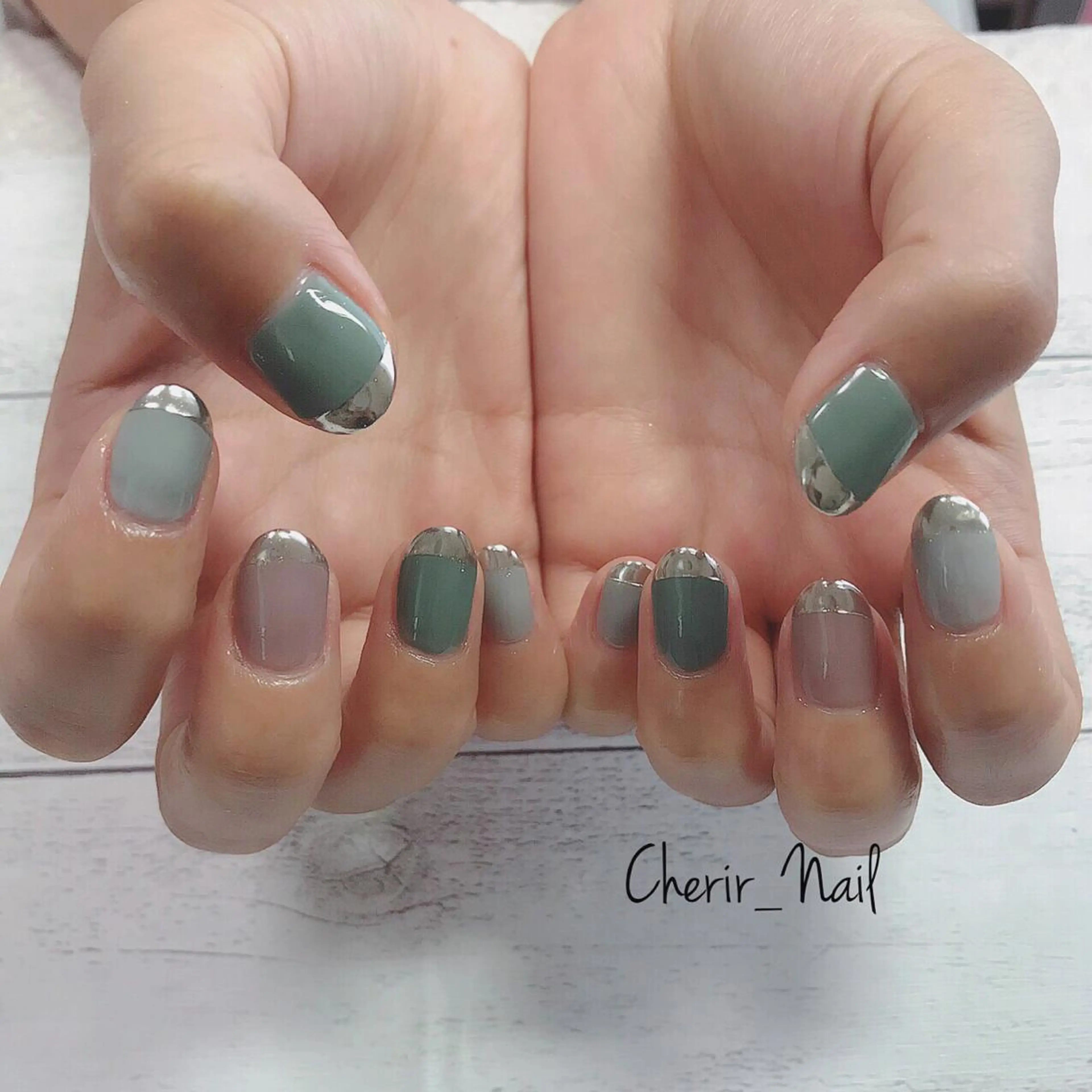 ネイル カジュアル フレンチネイル グリーン ミラーネイル ワンカラーネイル Cherirnail kaoriのネイルデザイン