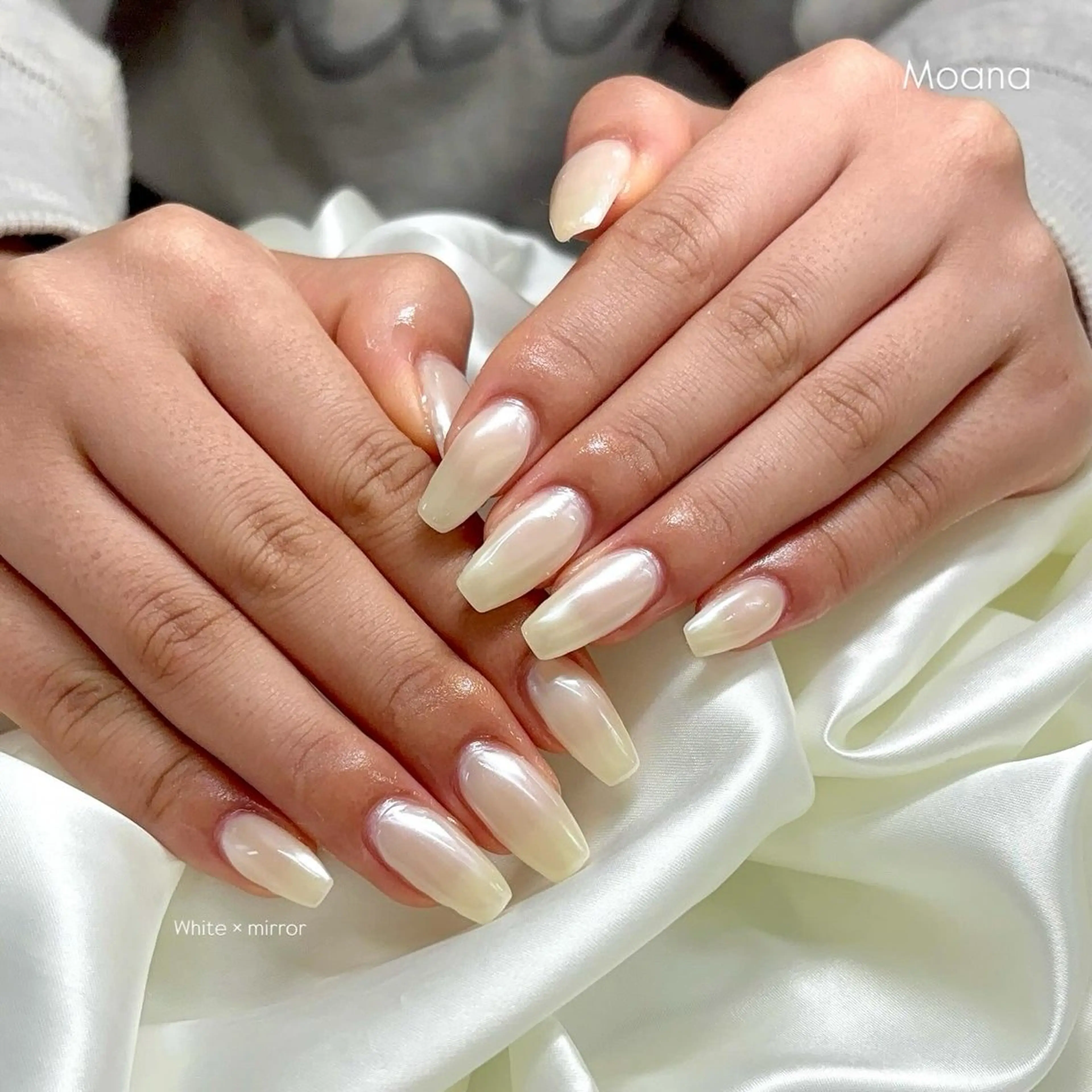 ネイル ミラーネイル シンプルネイル ホワイト ハンドネイル Moana nail Hiyoriのネイルデザイン