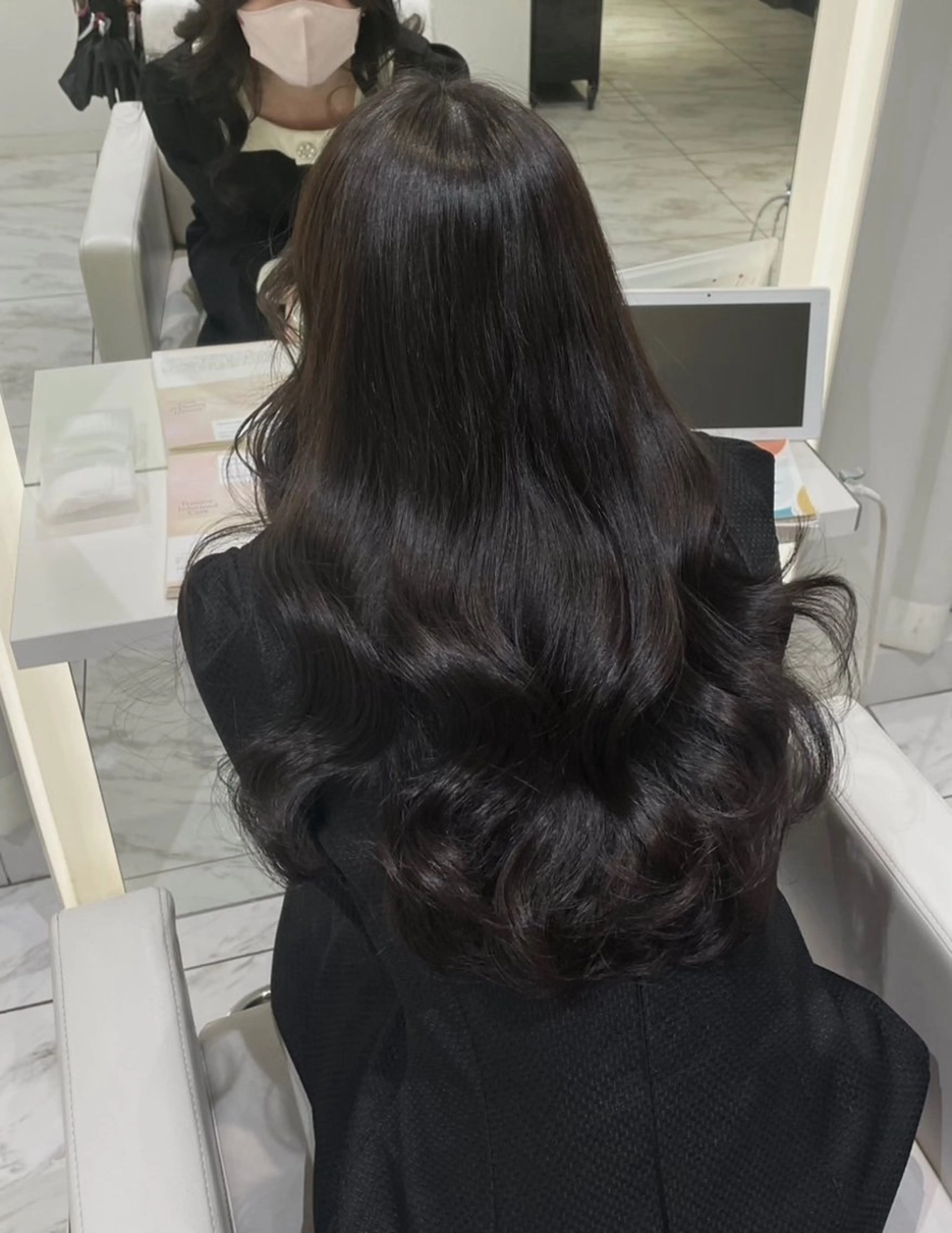 ミディアム カラー グレージュ オリーブグレージュ オリーブグレー ボブ 佐藤 陽菜のヘアスタイル