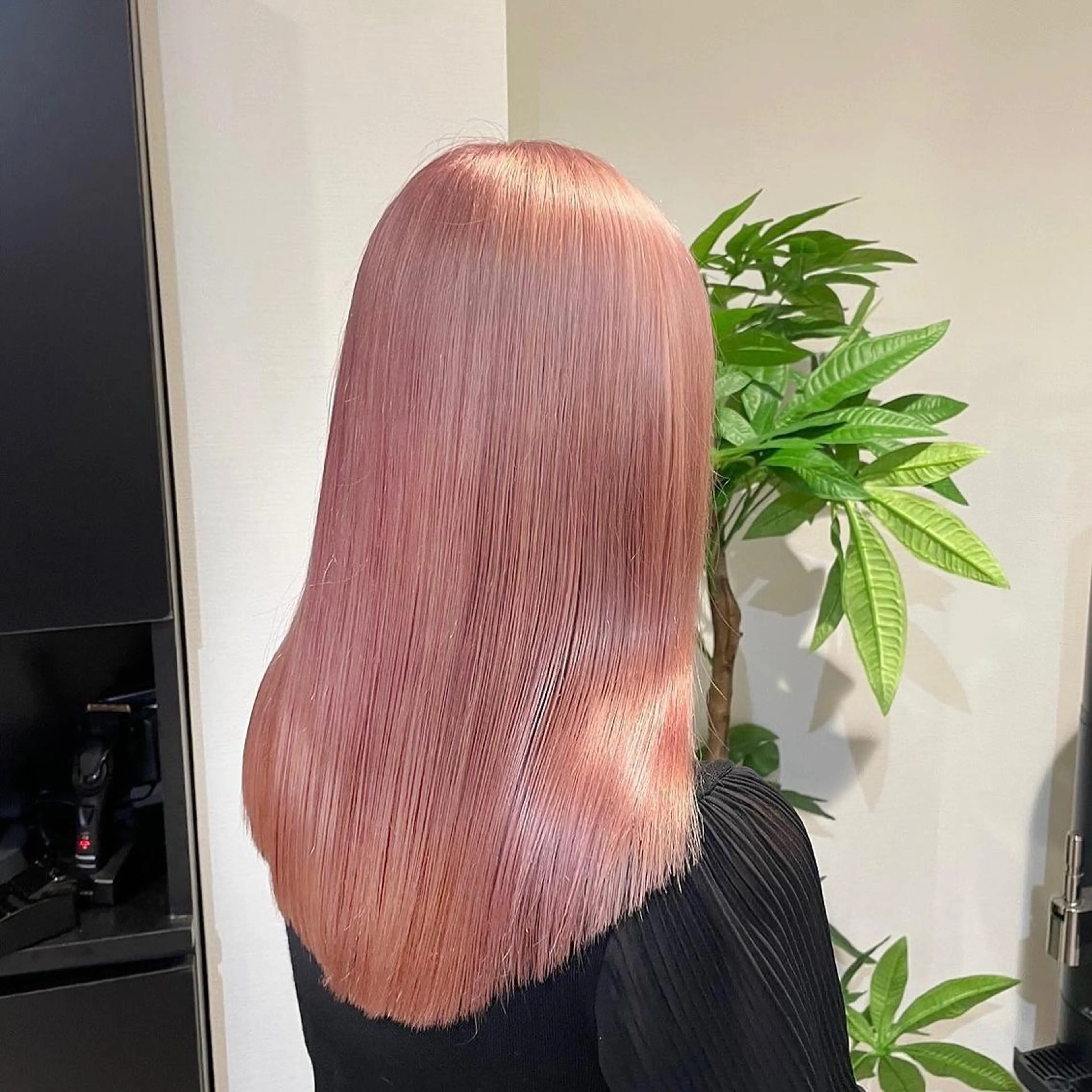 セミロング ヘアカラー ブリーチカラー特化 碇　英朗のヘアスタイル