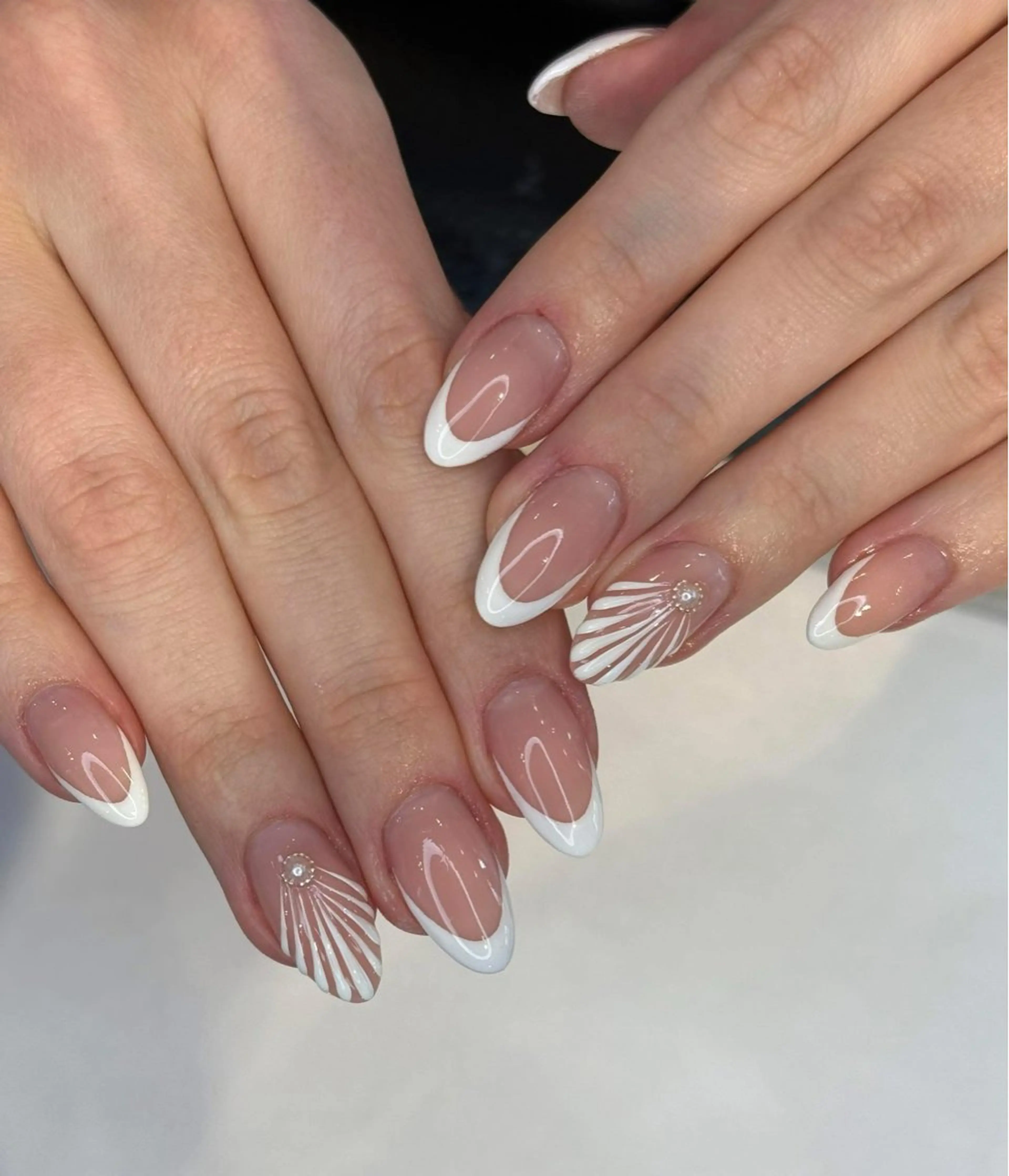 フレンチ6本，アート2本🎨、可愛いバツとカラチェンジできます。の写真