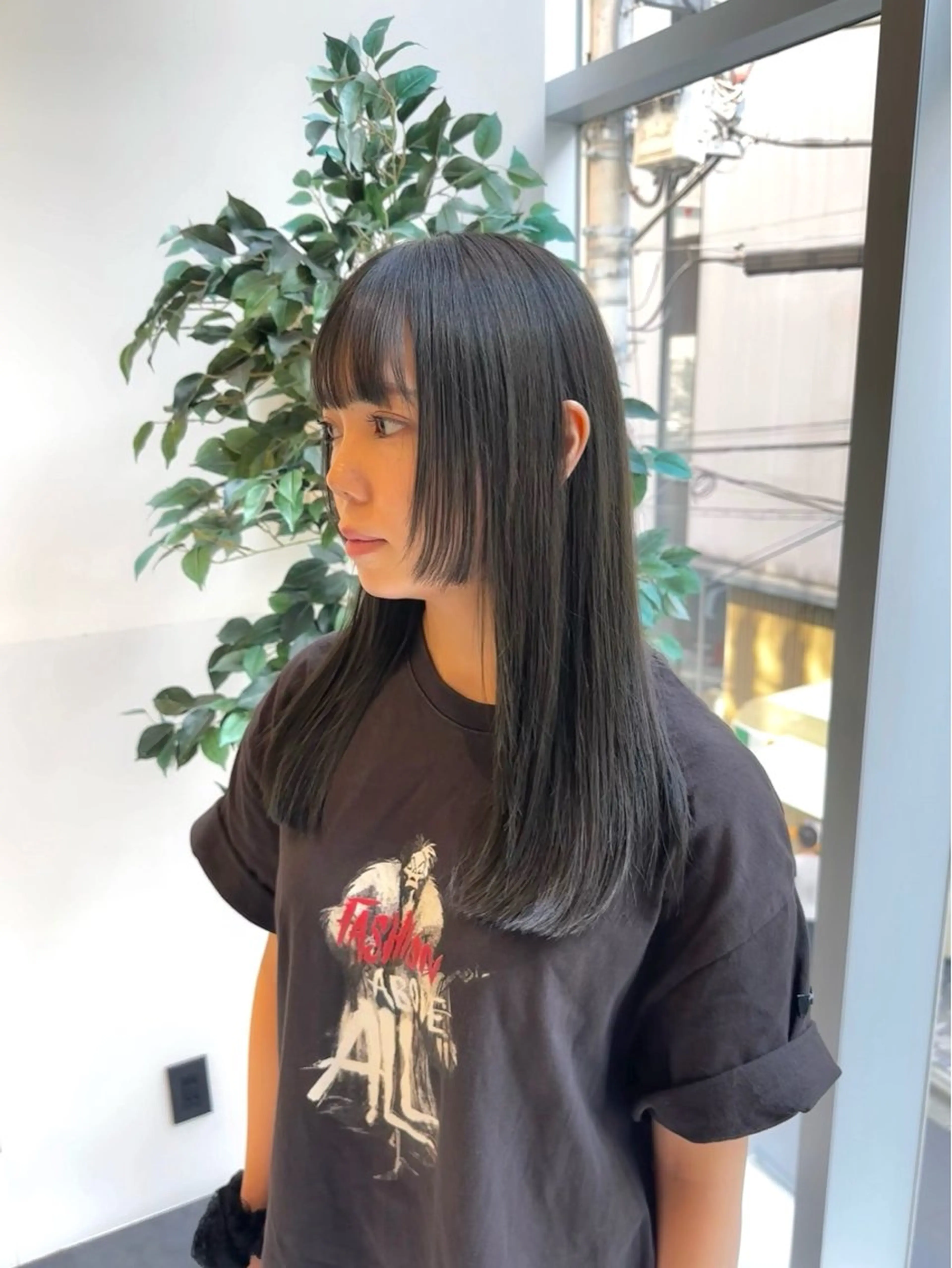 ロング カラー ブリーチ グレージュ ブリーチなしカラー オリーブグレージュ オリーブグレー カット ヘアカラー トリートメント LUMO所属・矢野 晃平のヘアスタイル