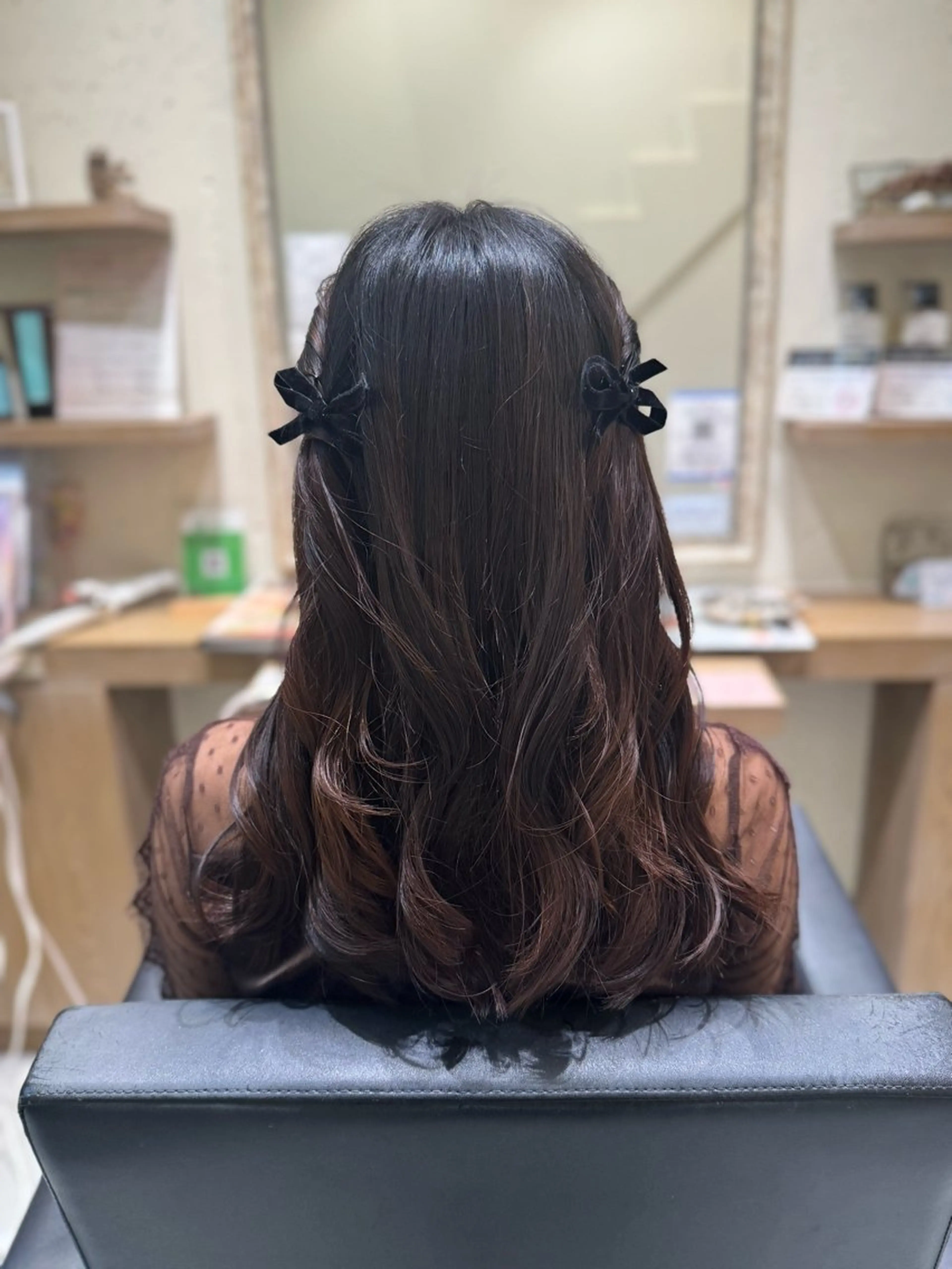ロング カット ヘアカラー トリートメント 透明感カラー/顔周り カット/レイヤーにかのヘアスタイル