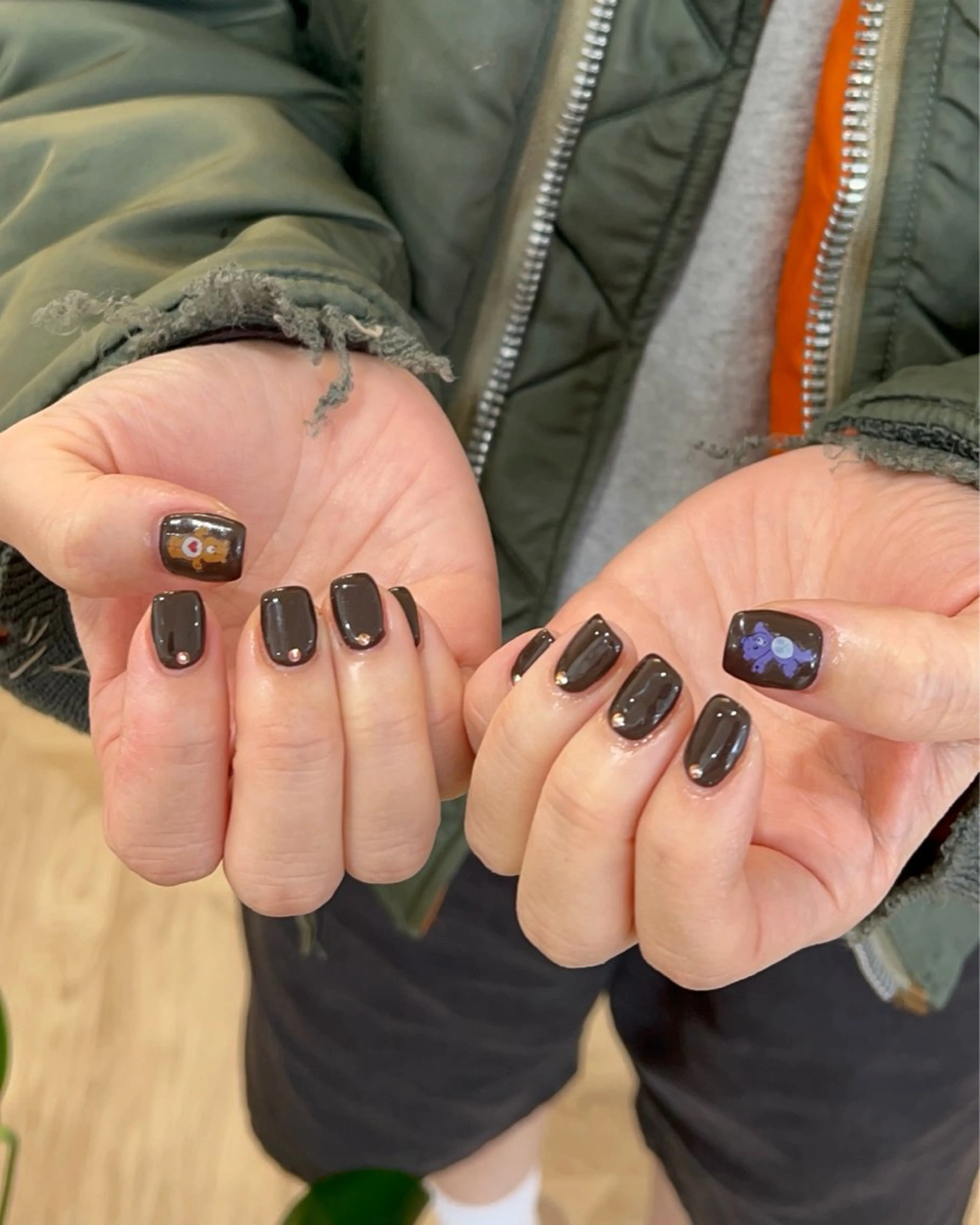 ネイル ハンドネイル フットネイル ハンドケア Nes.Nail所属・Miyagi Asamiのネイルデザイン