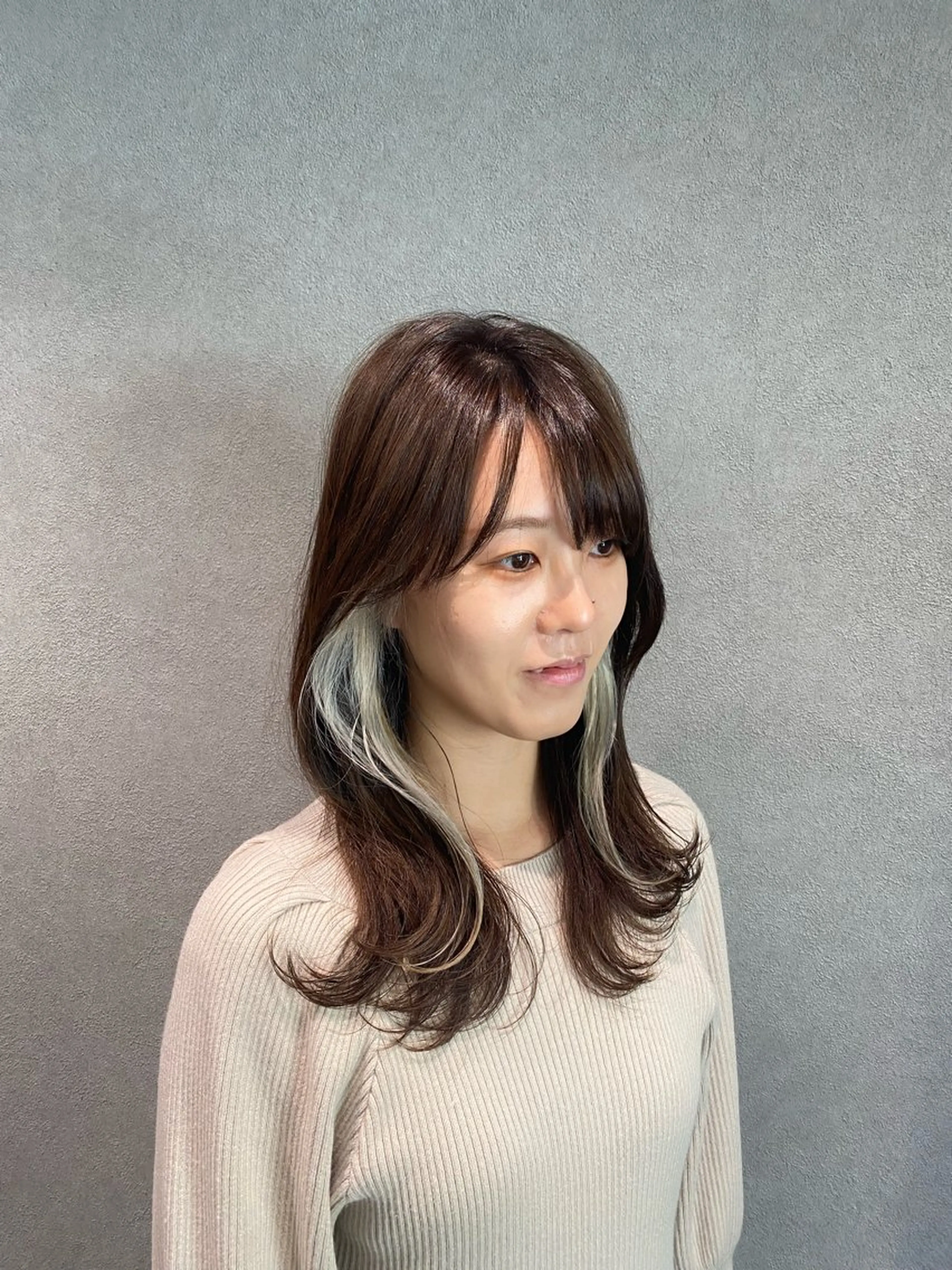 ミディアム カラー ブリーチ グレージュ Chouette .ayakaのヘアスタイル