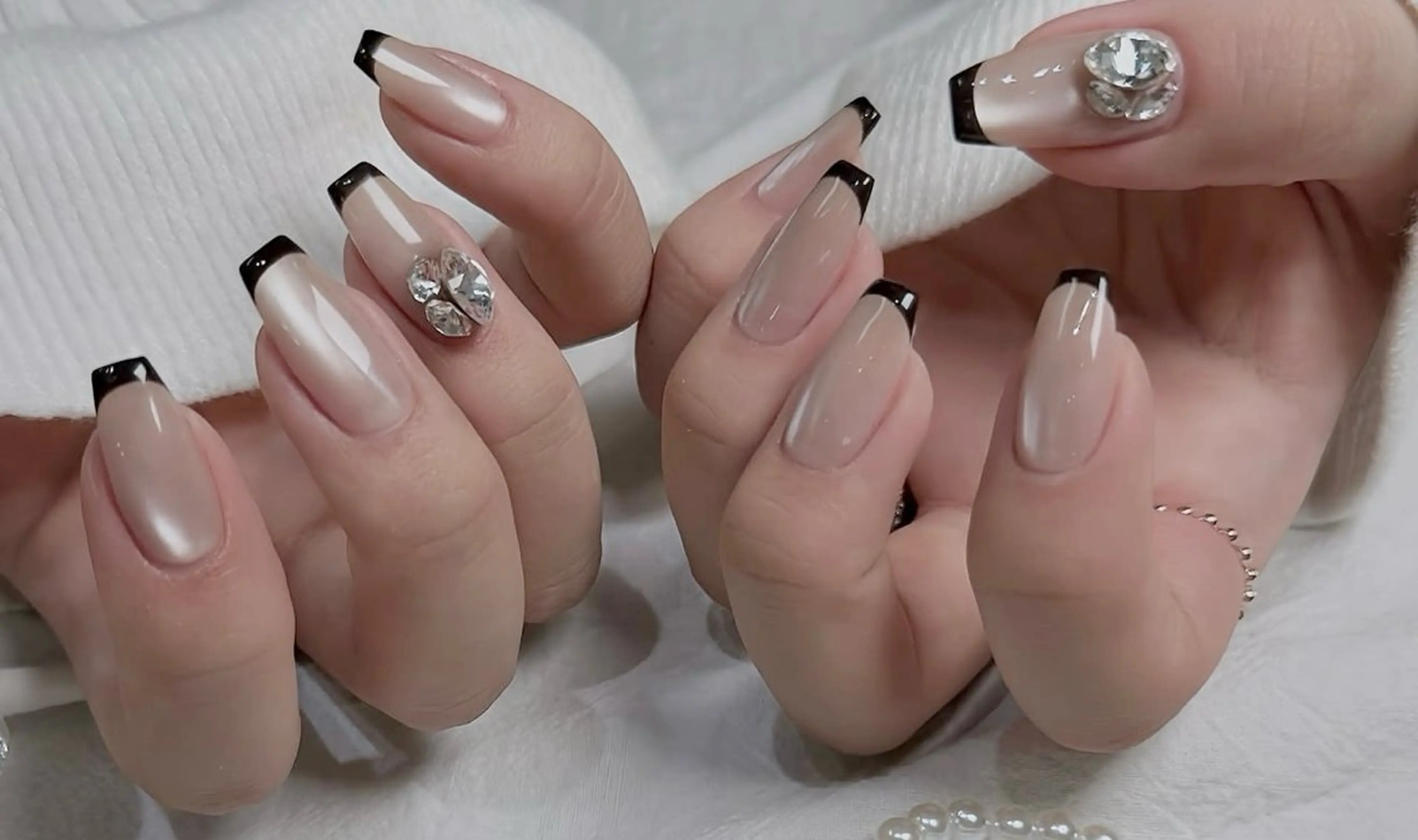 ネイル ボルドー チークネイル 成人式 フレンチネイル グラデーション ハンドネイル Lina nail所属・Luna 池袋のネイルデザイン