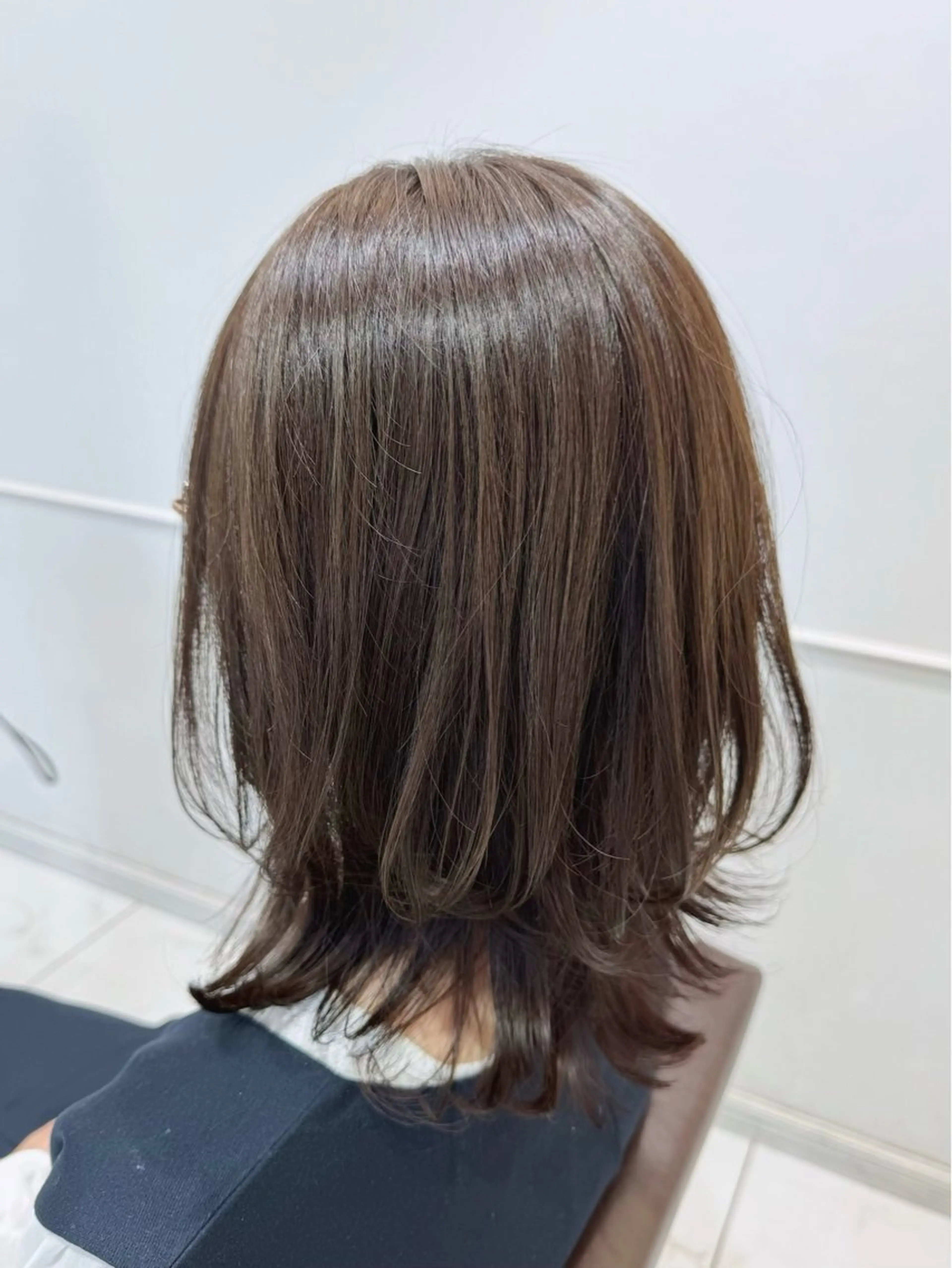 セミロング 八木 菜美のヘアスタイル