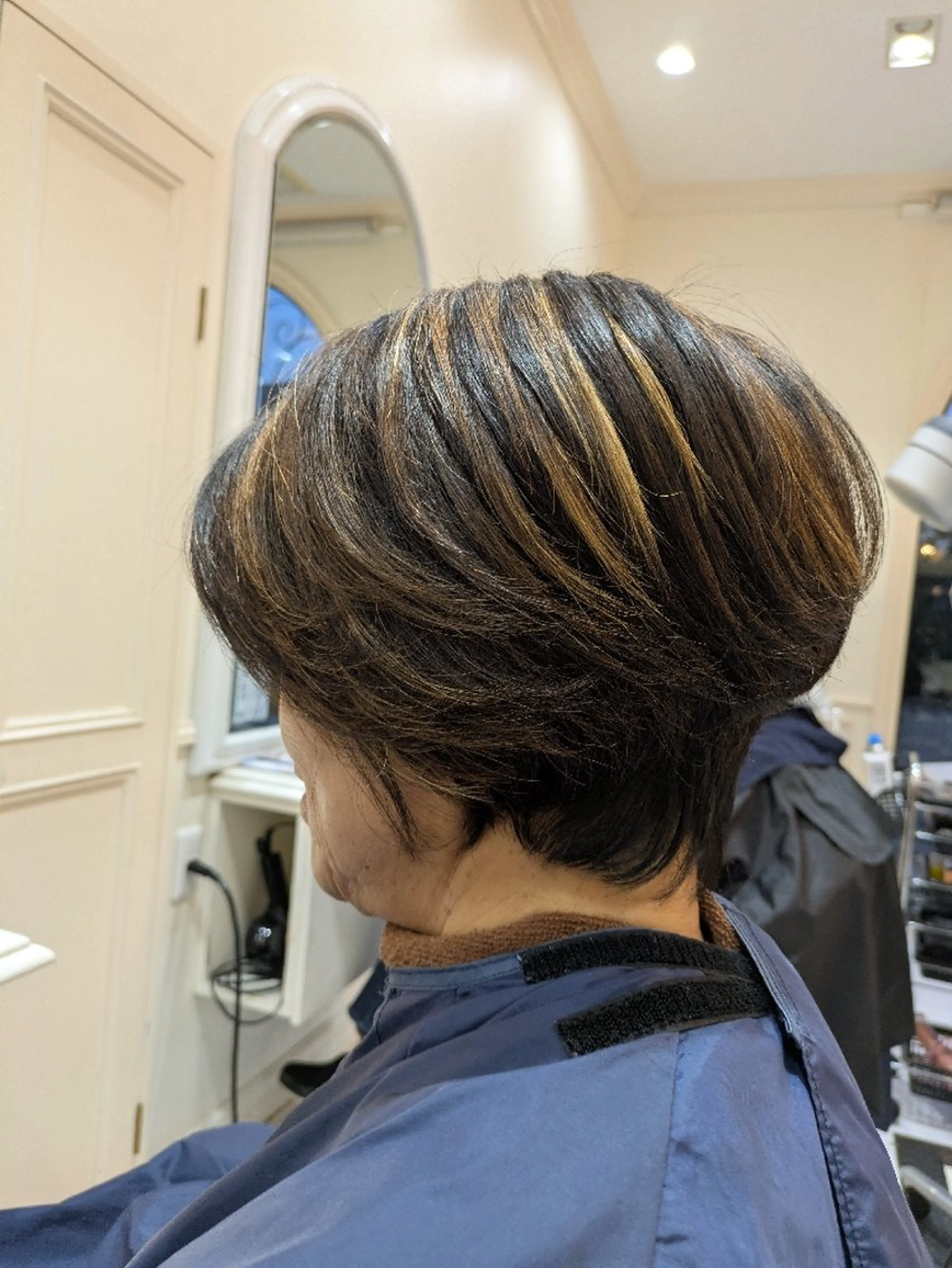 カラー ショート トリートメント Salon de with根本博史のヘアスタイル