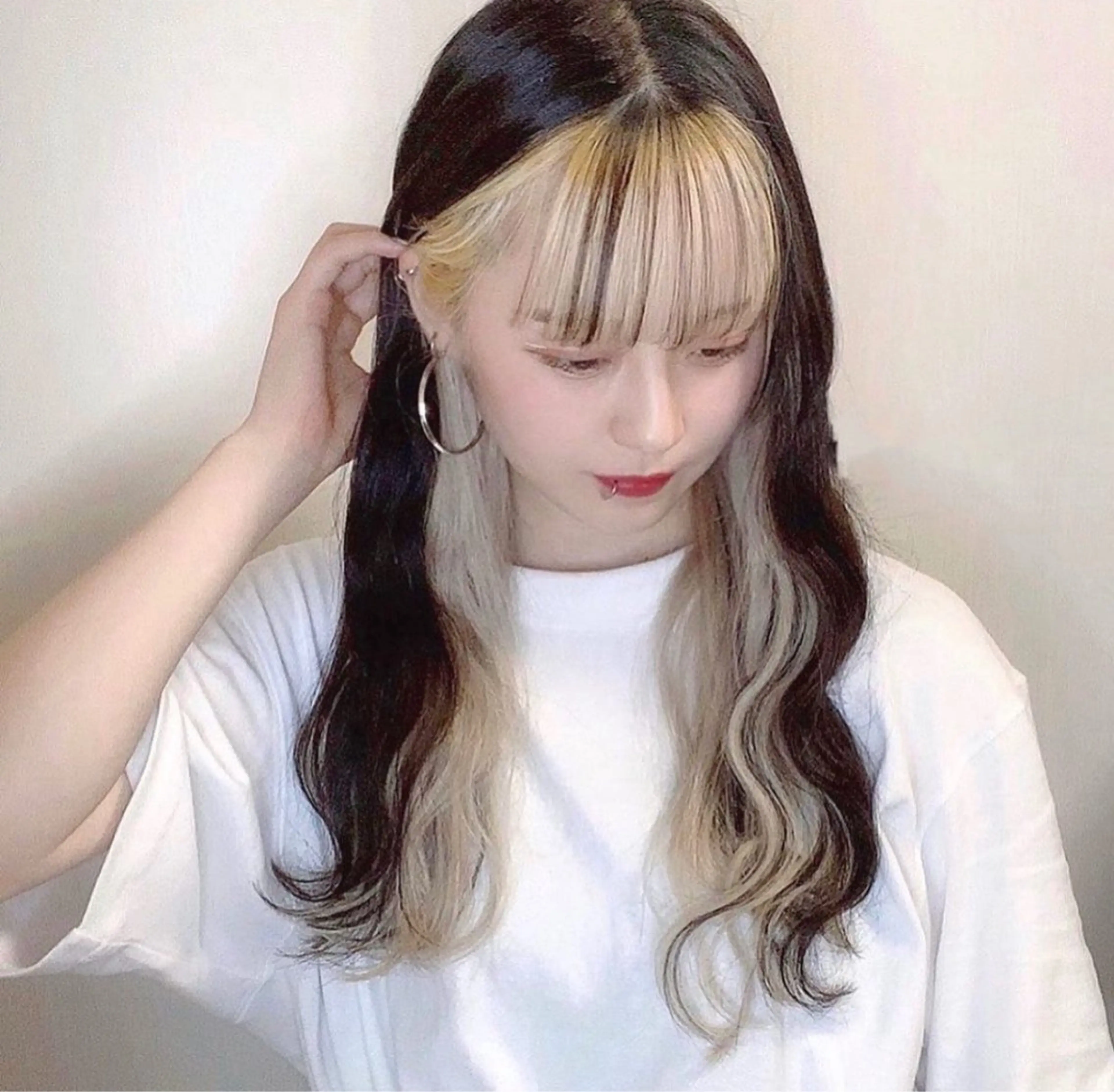 【💗フェイスフレーミング💗】顔周りポイントブリーチ ＋ 透け感カラー🎨 ＋ 前髪カット ＋ トリートメント🌹の写真