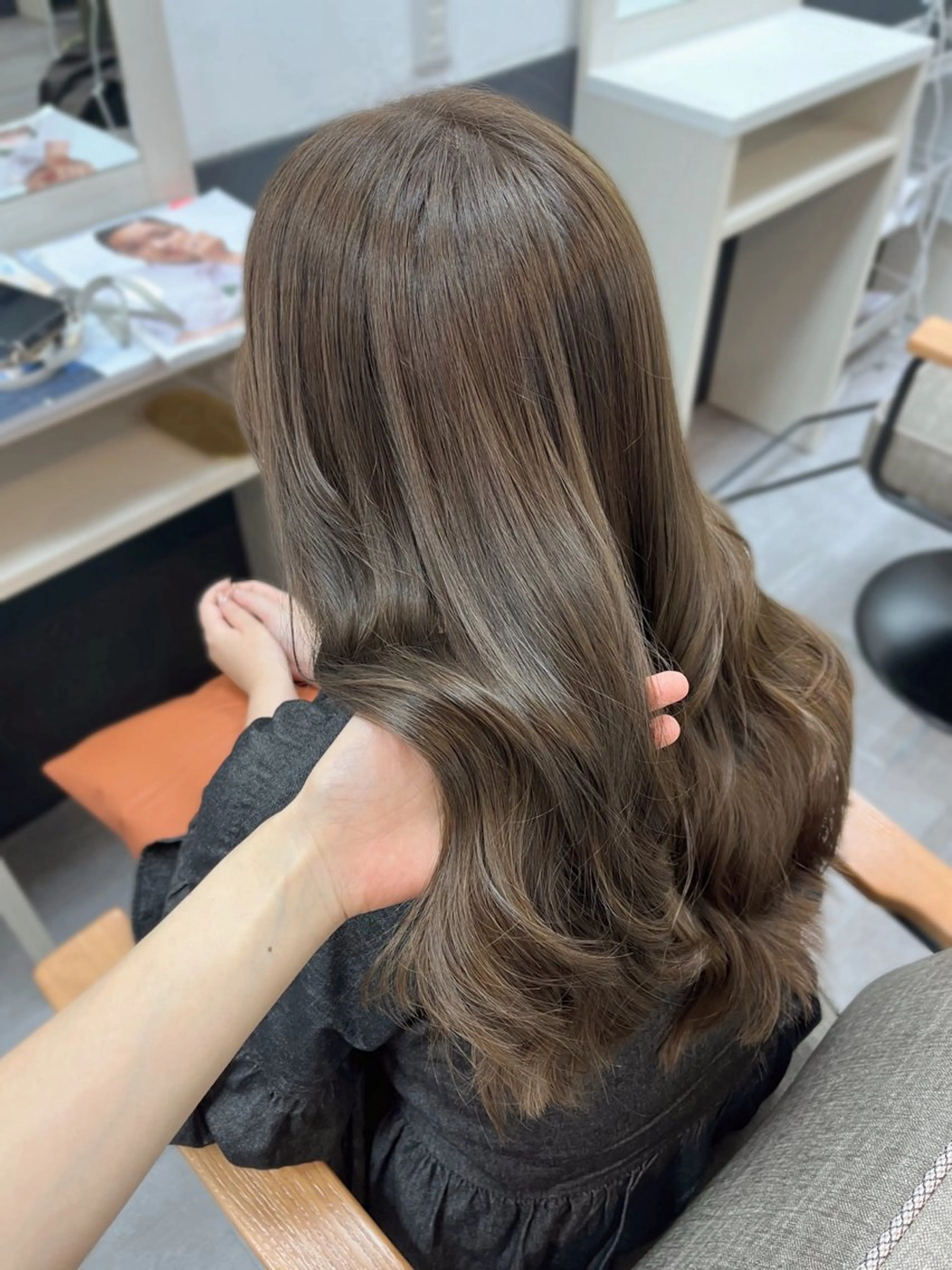 ロング カラー ヘアアレンジ hazuki🐈⬛ 透明感カラーのヘアスタイル