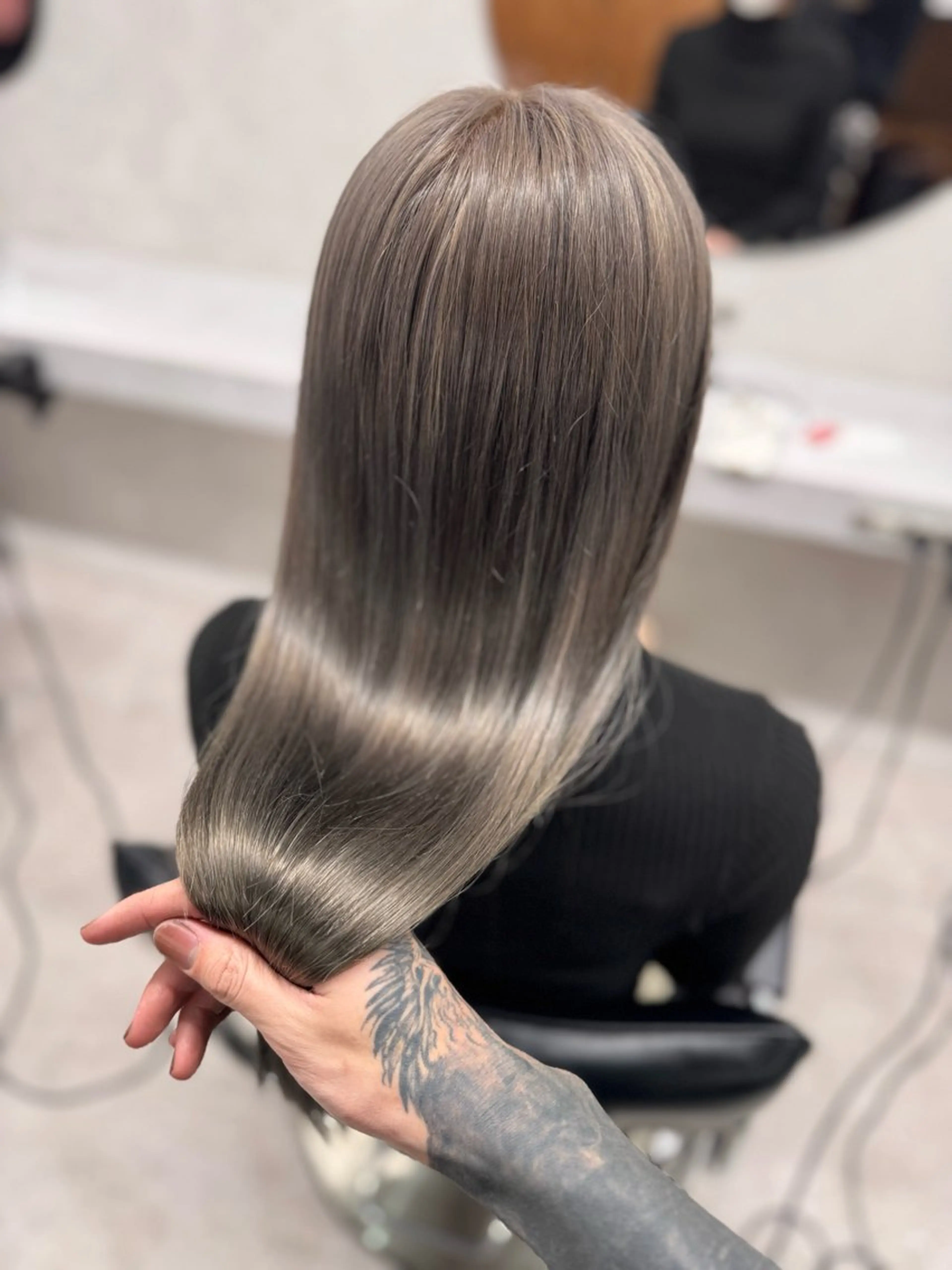 ロング ヘアカラー モテ・艶髪、美髪 カラー🕊️SOMAのヘアスタイル