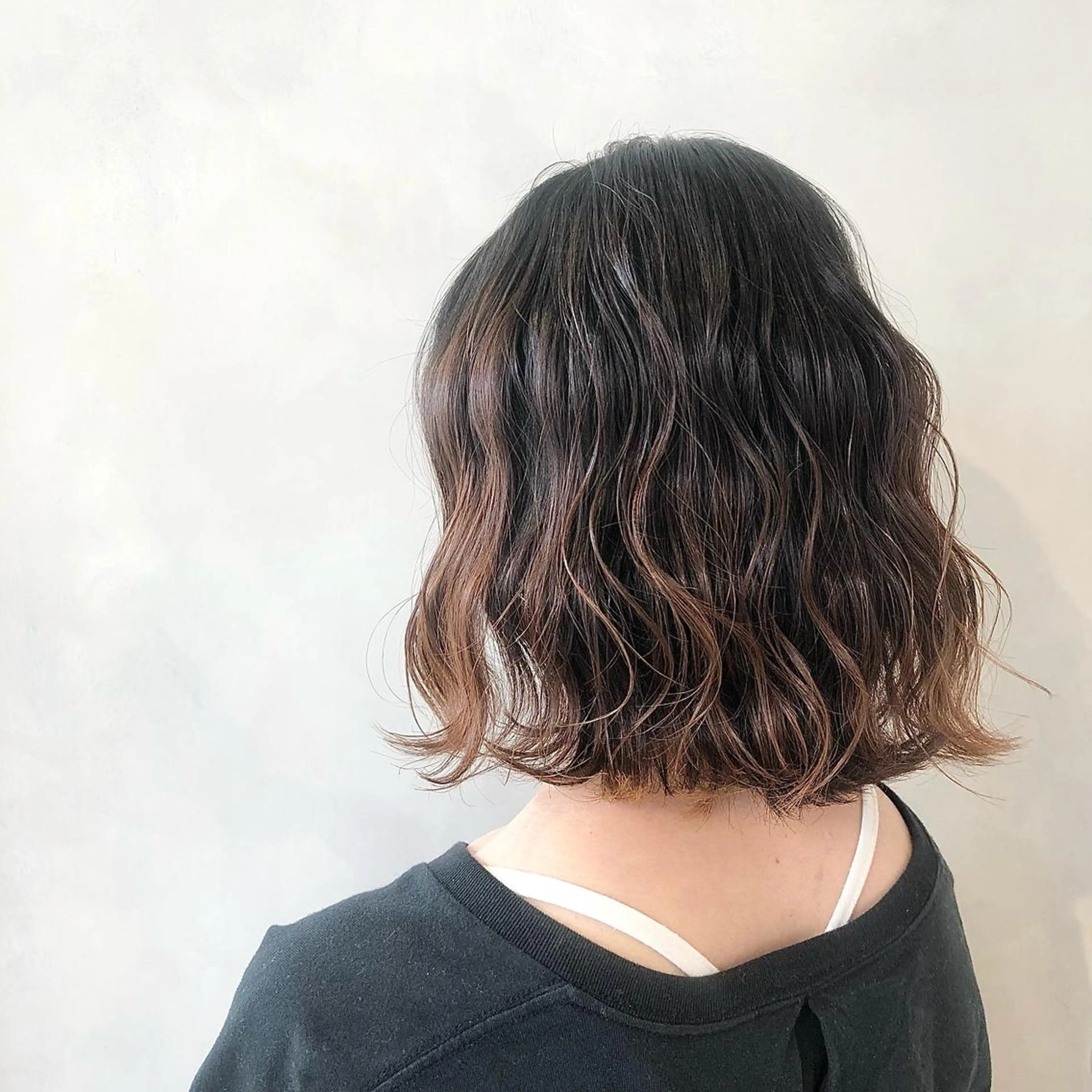 ショート カット パーマ トリートメント 🤍髪質改善➕透明感 カラー🤍川上葵のヘアスタイル