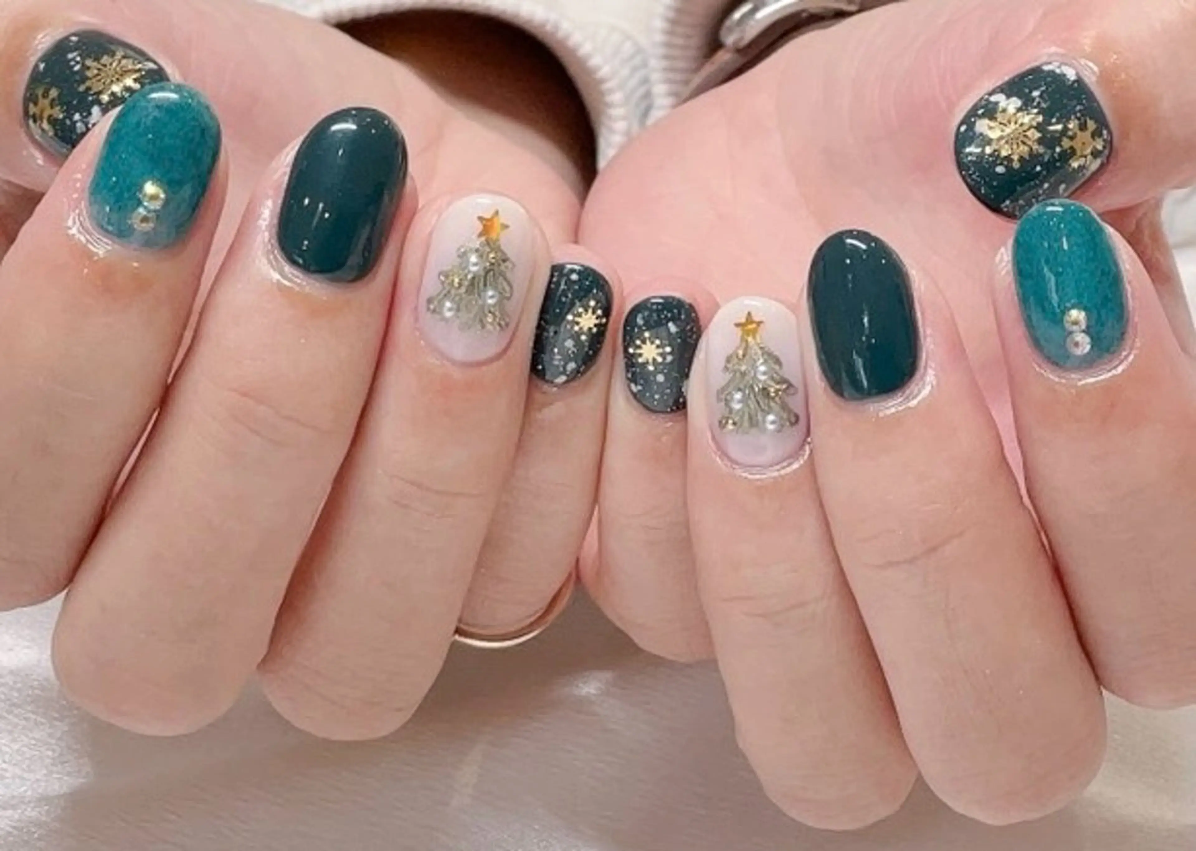 ネイル クリスマス ハンドネイル NailSalon   Reve（ネイルサロン レーヴ）所属・NailSalon Reveのネイルデザイン