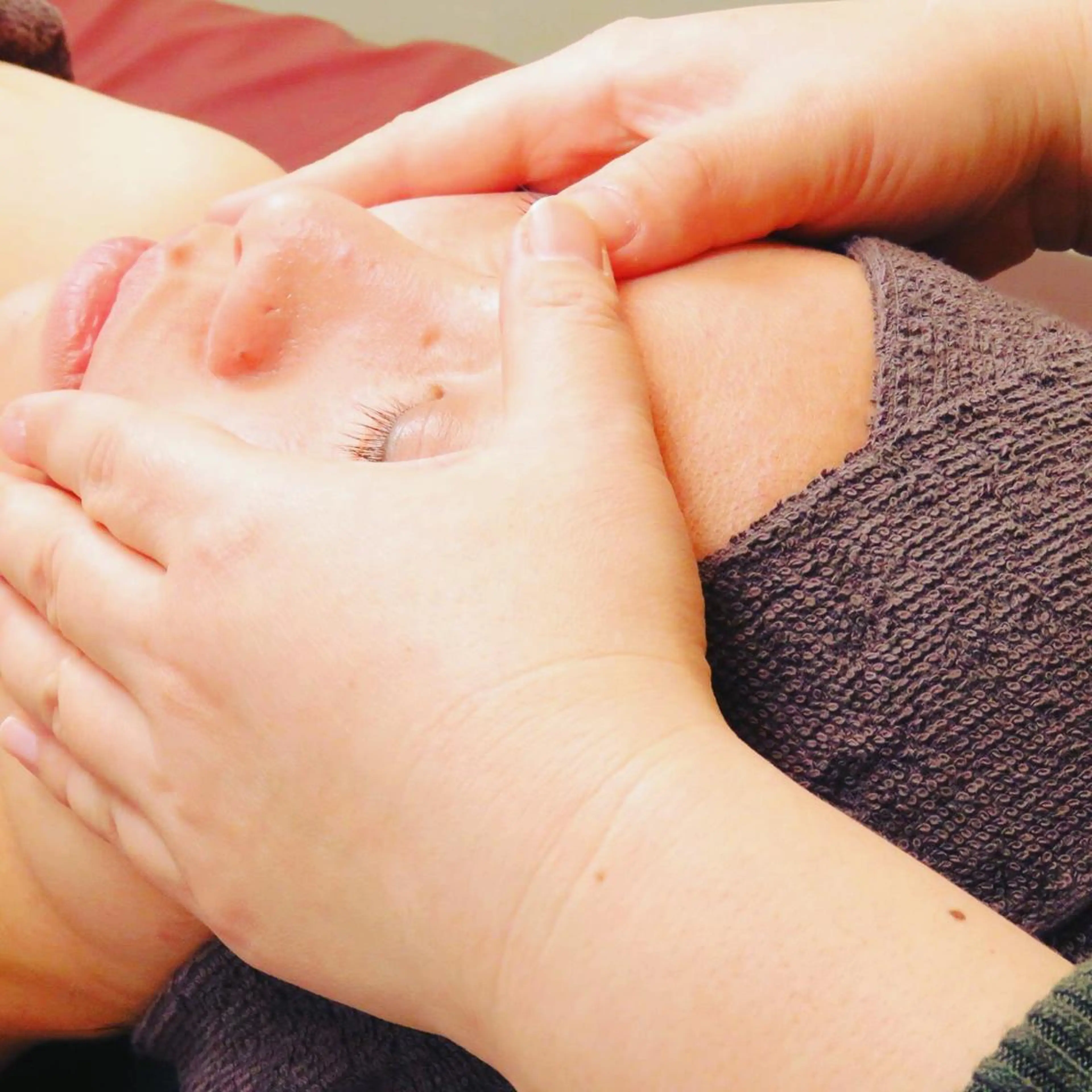 丸顔さんの救世主 高田 くみのエステ・リラクイメージ