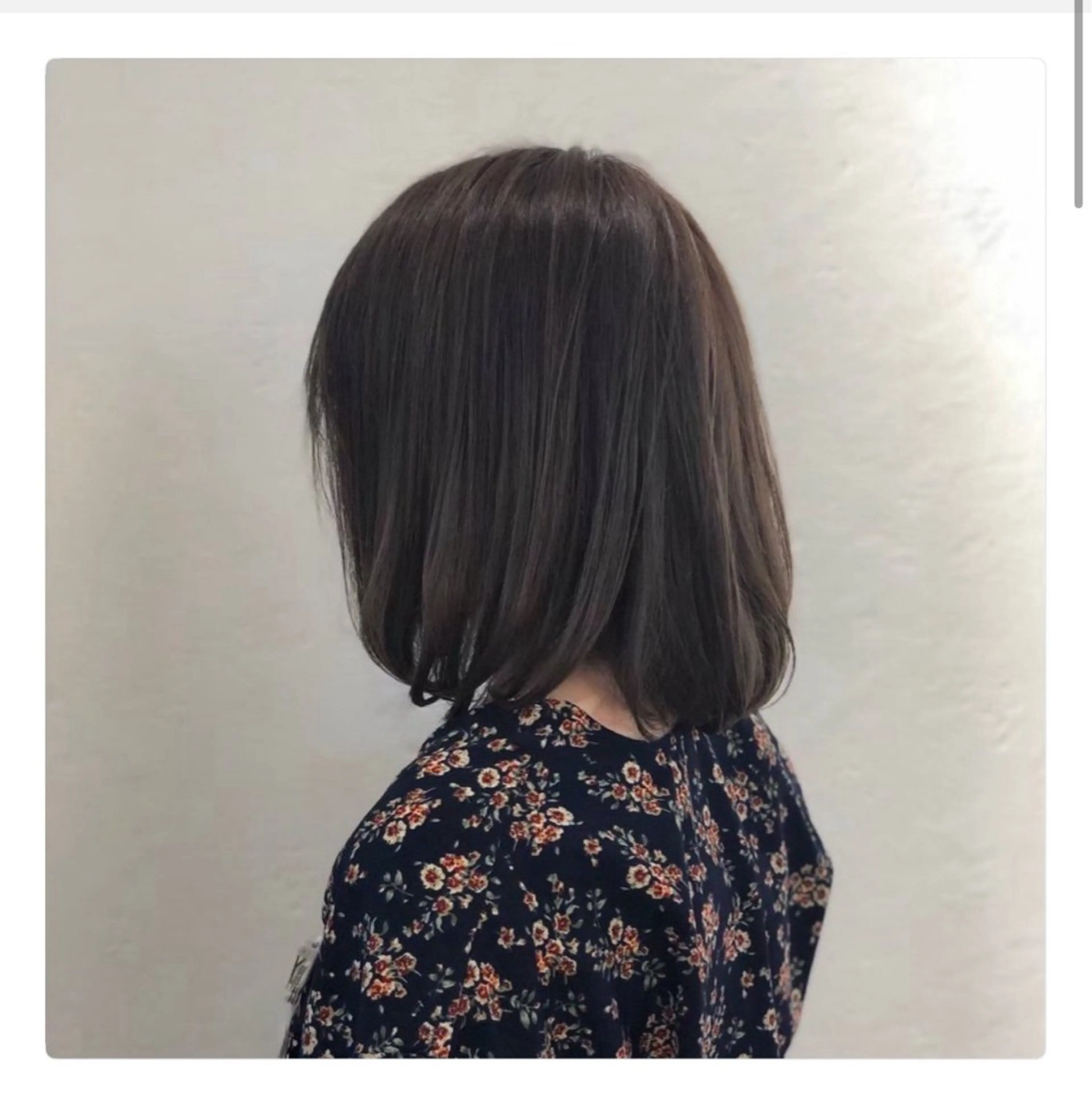 カラー 矢代 彩華のヘアスタイル