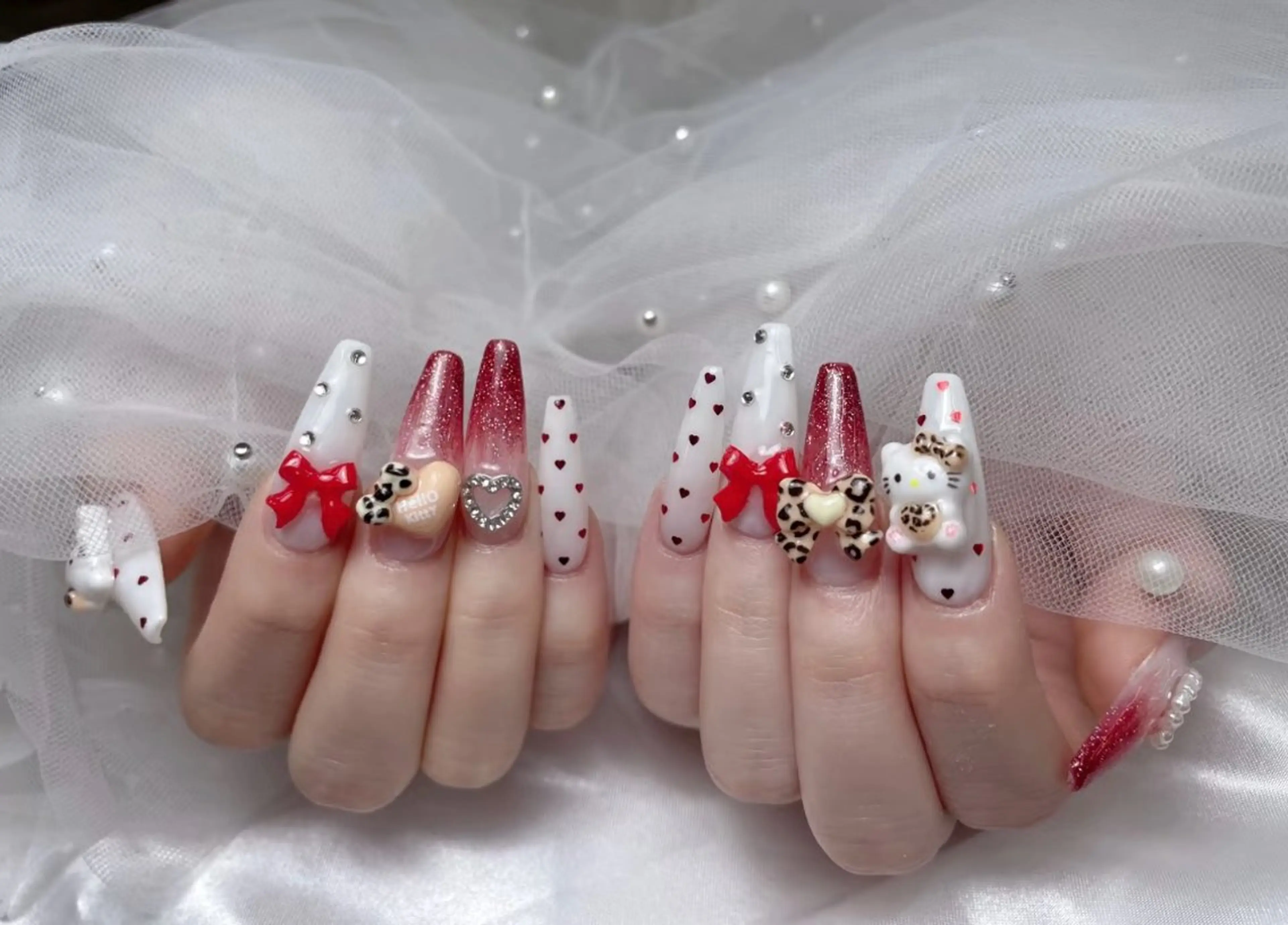 ネイル アートネイル チークネイル 長さ出し フットネイル ジェルネイル ラッキーネイルサロン西川口東口店所属・山田 由奈のネイルデザイン