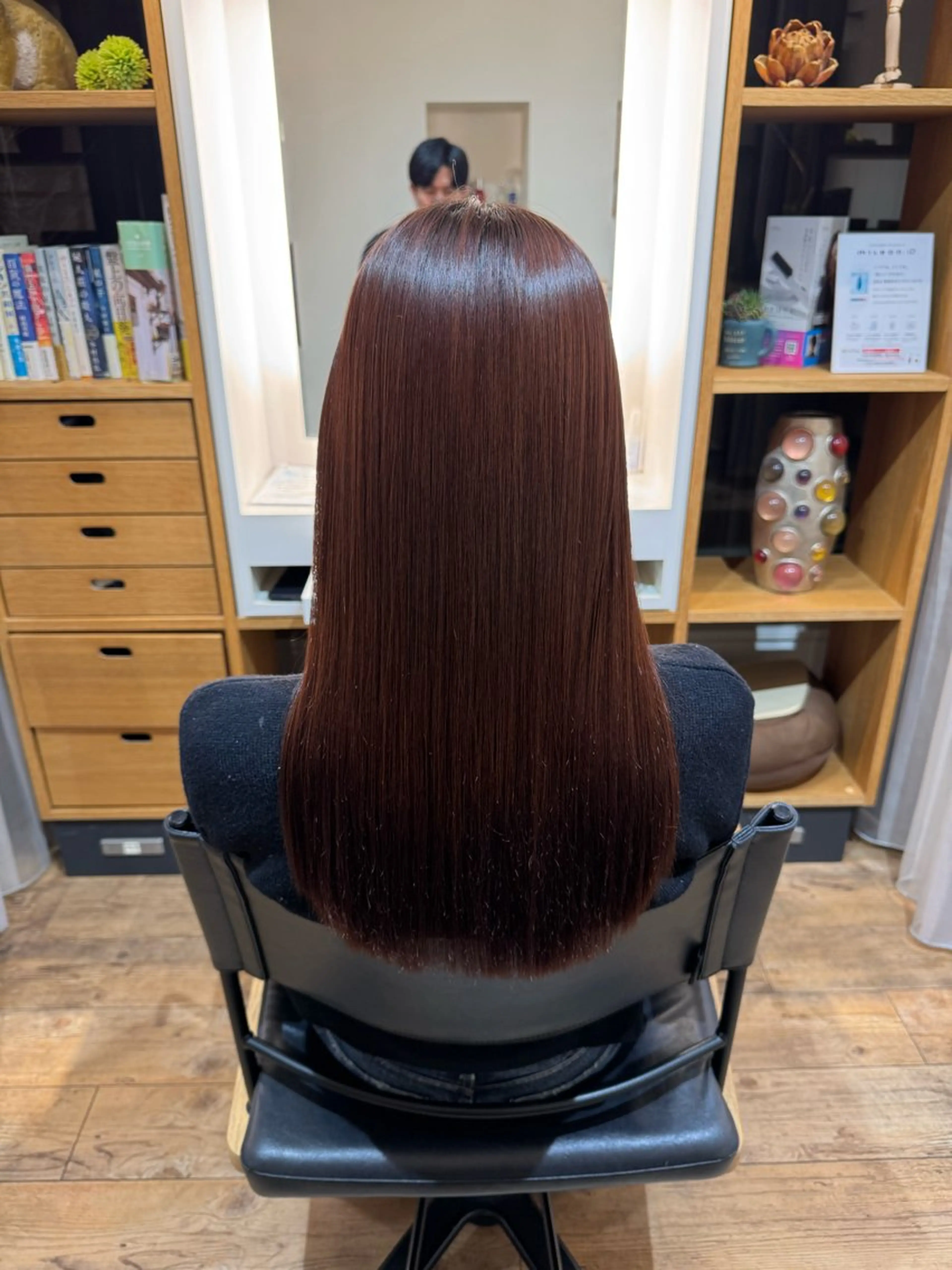 セミロング カット 縮毛矯正 トリートメント afloatkobe所属・美髪/髪質改善 川口凌弥のヘアスタイル