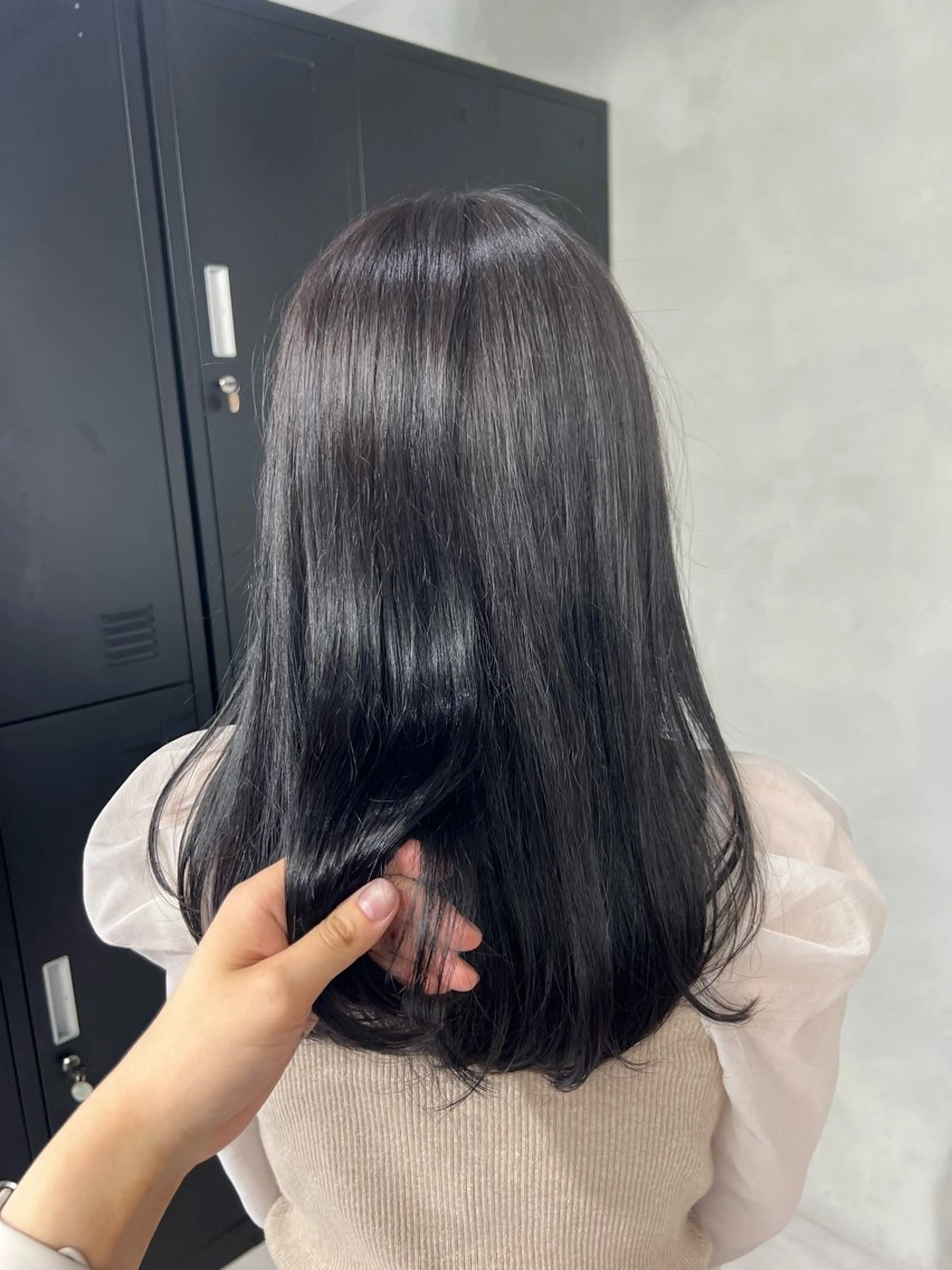 ロング カラー 小森聖奈 韓国風レイヤーカットのヘアスタイル