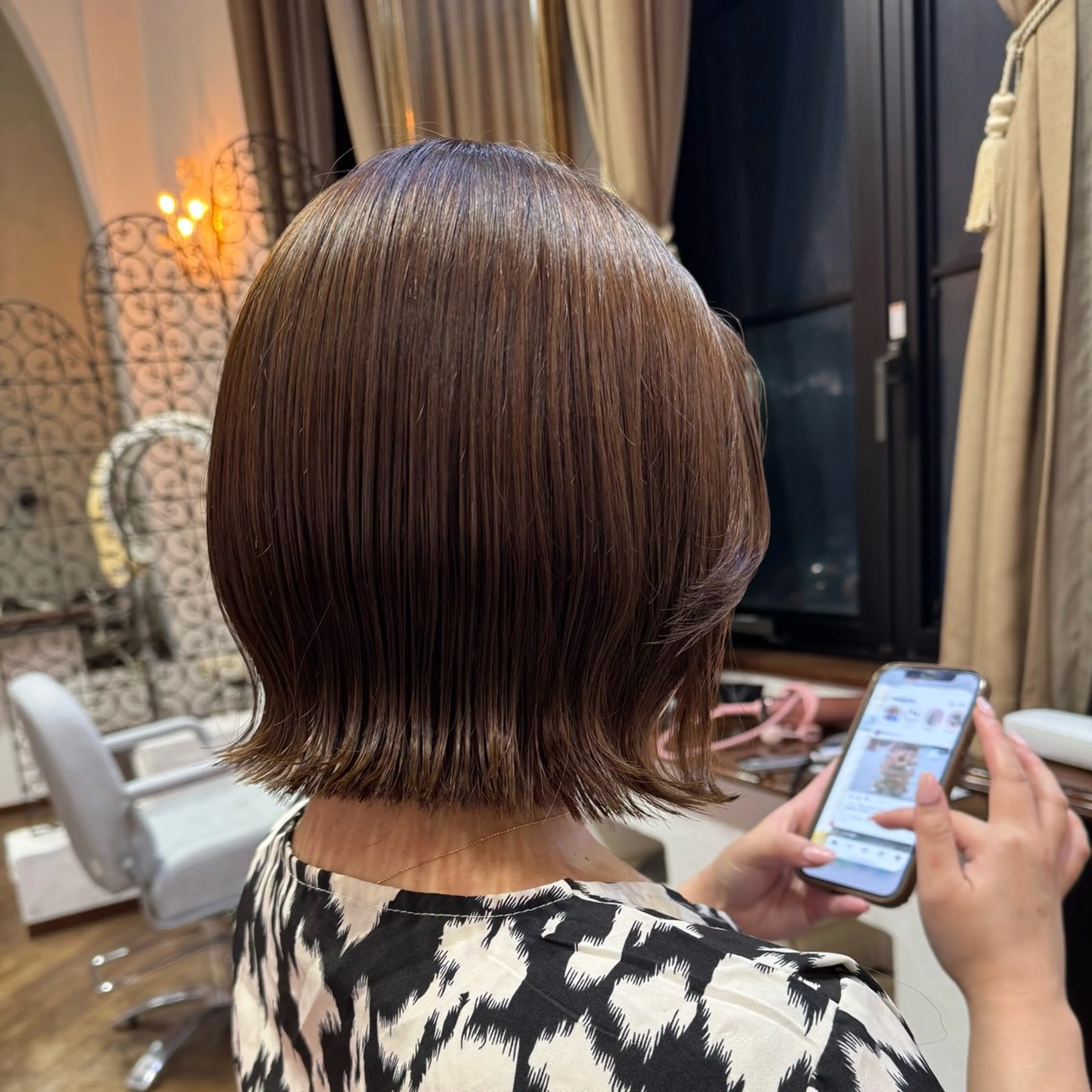 ショート ボブ くびれヘア 顔まわりレイヤー レイヤーカット 浅津 菜月のヘアスタイル