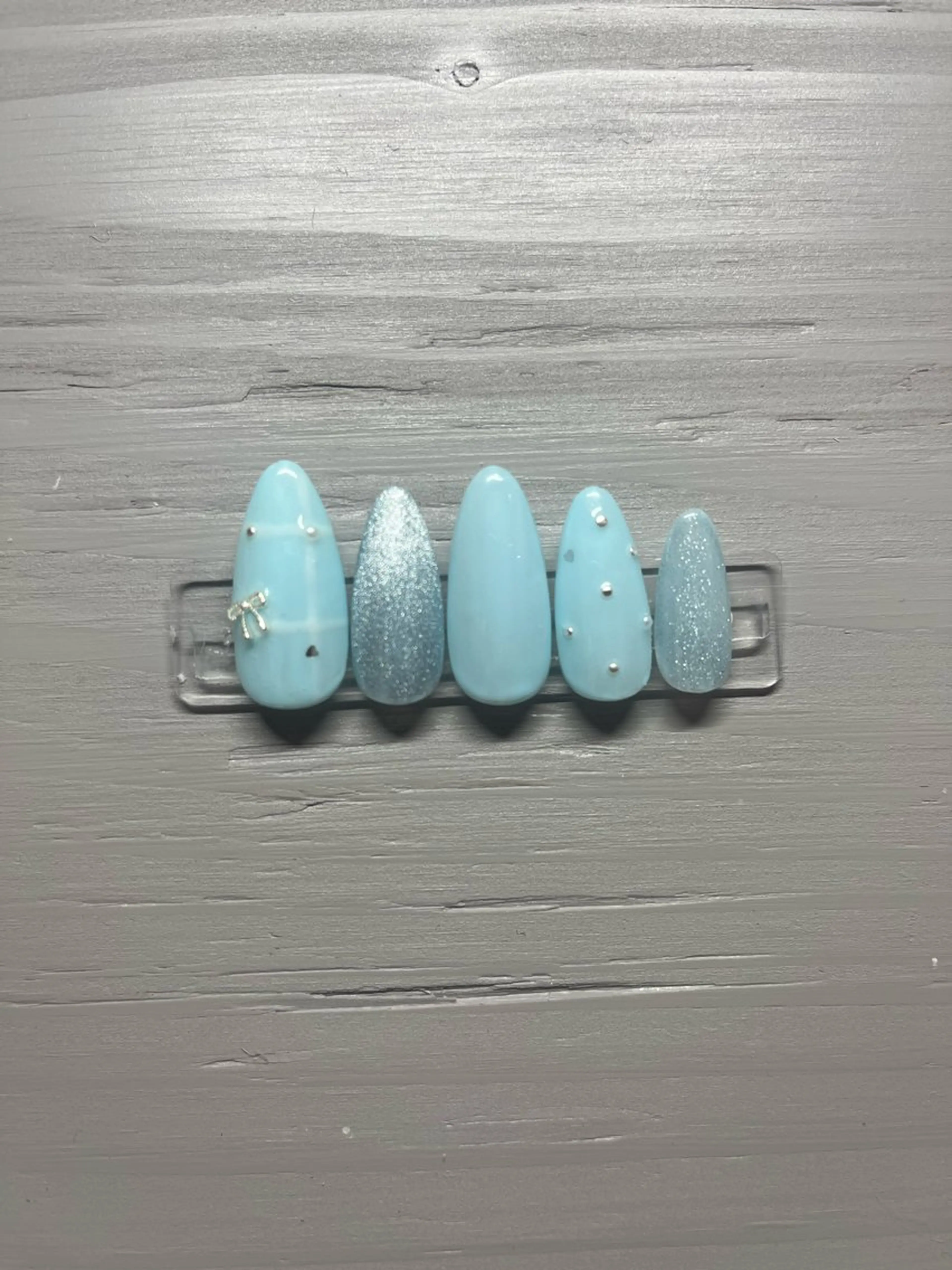 限定デザインネイルD19(オフ込み)の写真