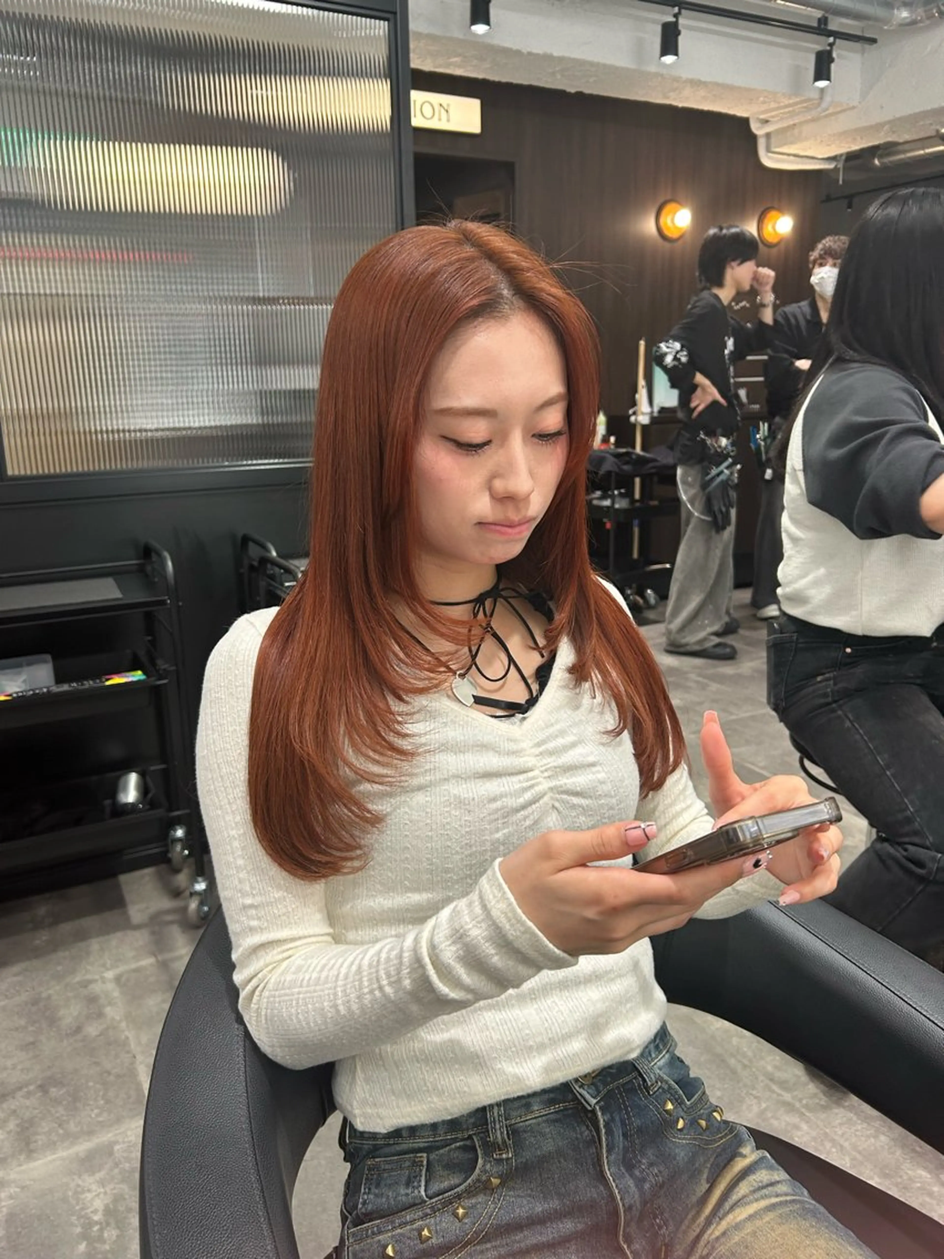 セミロング カラー ヘアアレンジ オレンジ ヘアカラー トリートメント ヘッドスパ ヘアセット 💎韓国/ レイヤー カット/ 暖色🫧のヘアスタイル