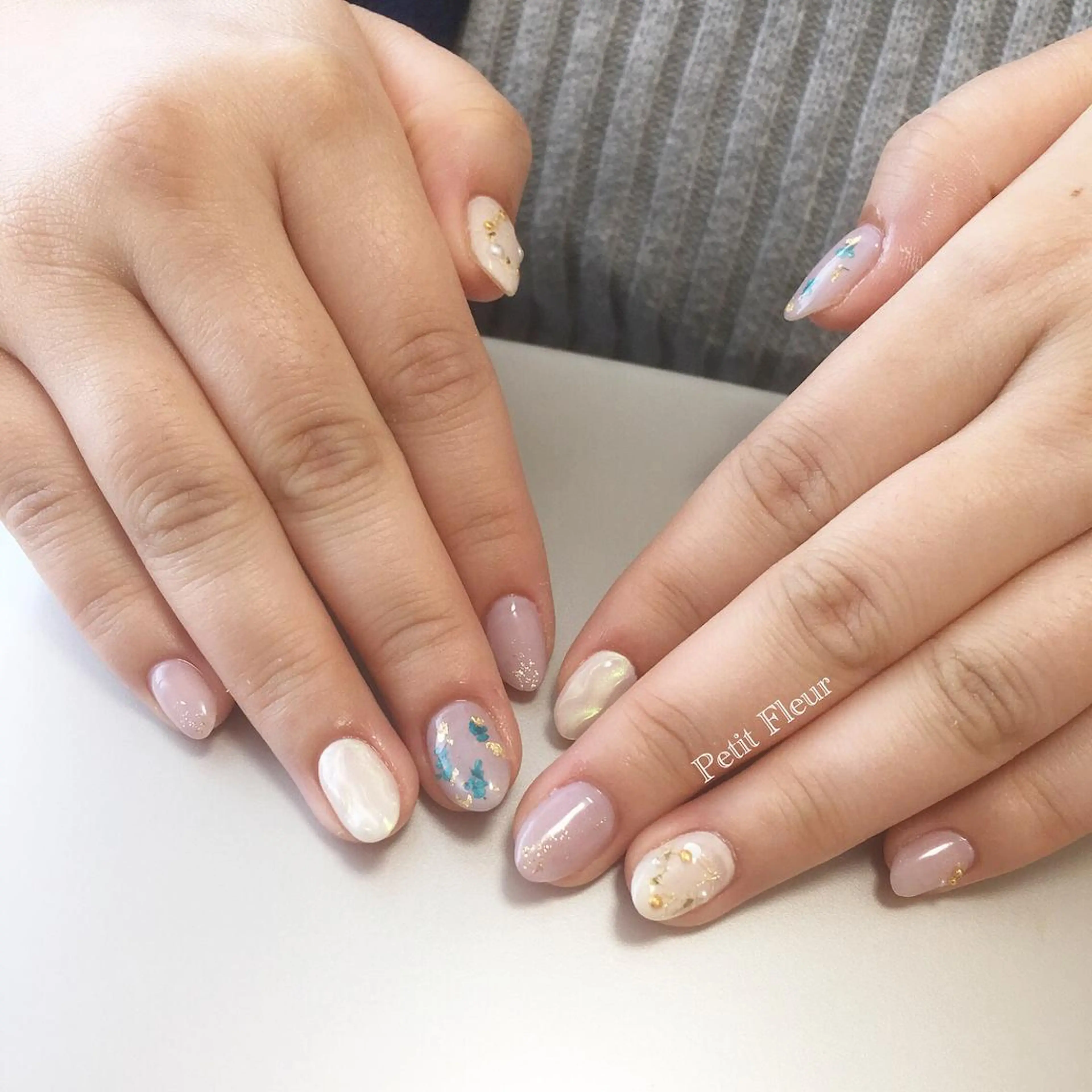 ネイル 持ち込み ニュアンスネイル 春ネイル Petit Fleur所属・青柳 亜梨奈のマツエク・マツパデザイン