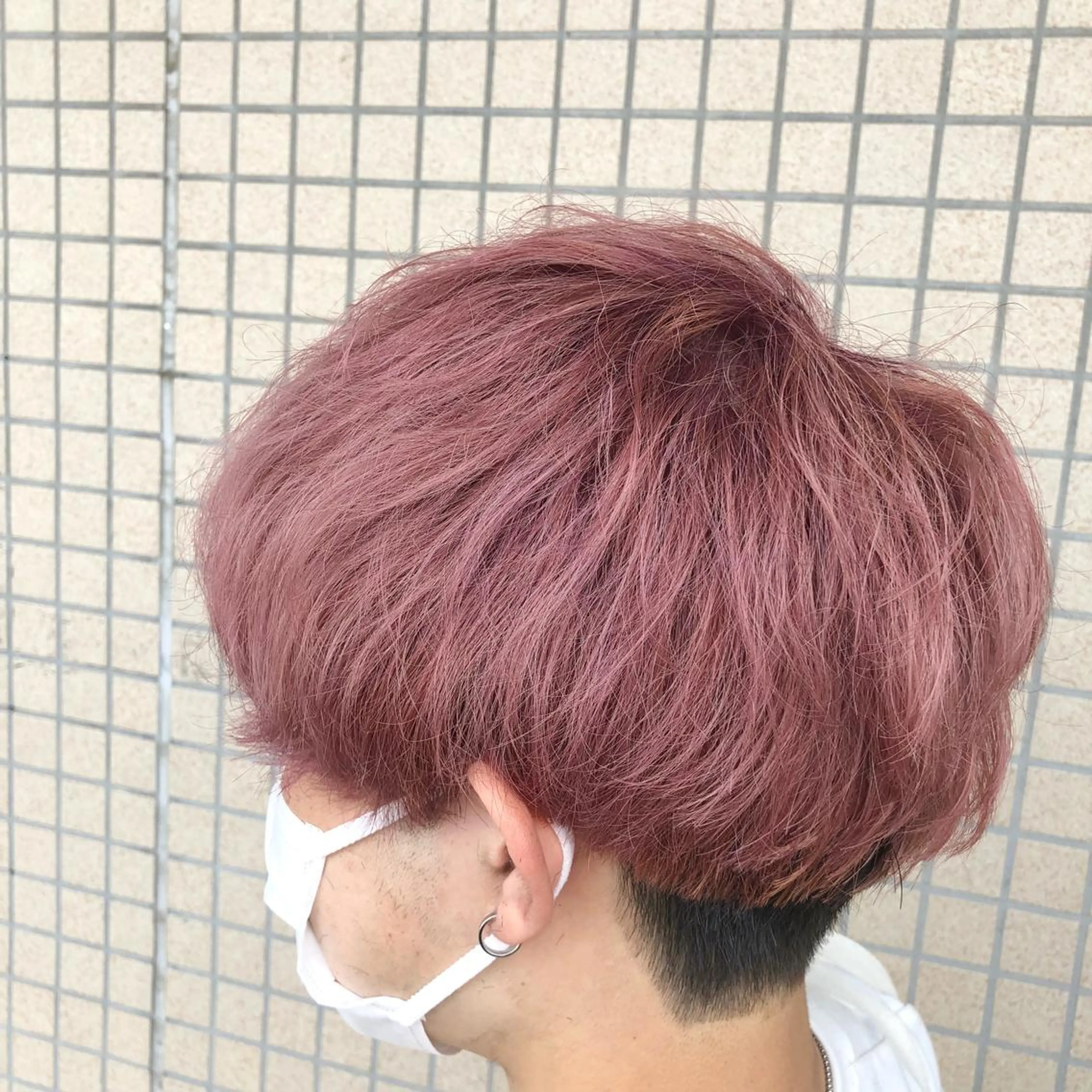 カラー メンズ メンズブリーチ メンズハイトーン ブリーチ ハイトーンカラー ピンクカラー hair &make SAWA所属・滝沢 智希のヘアスタイル