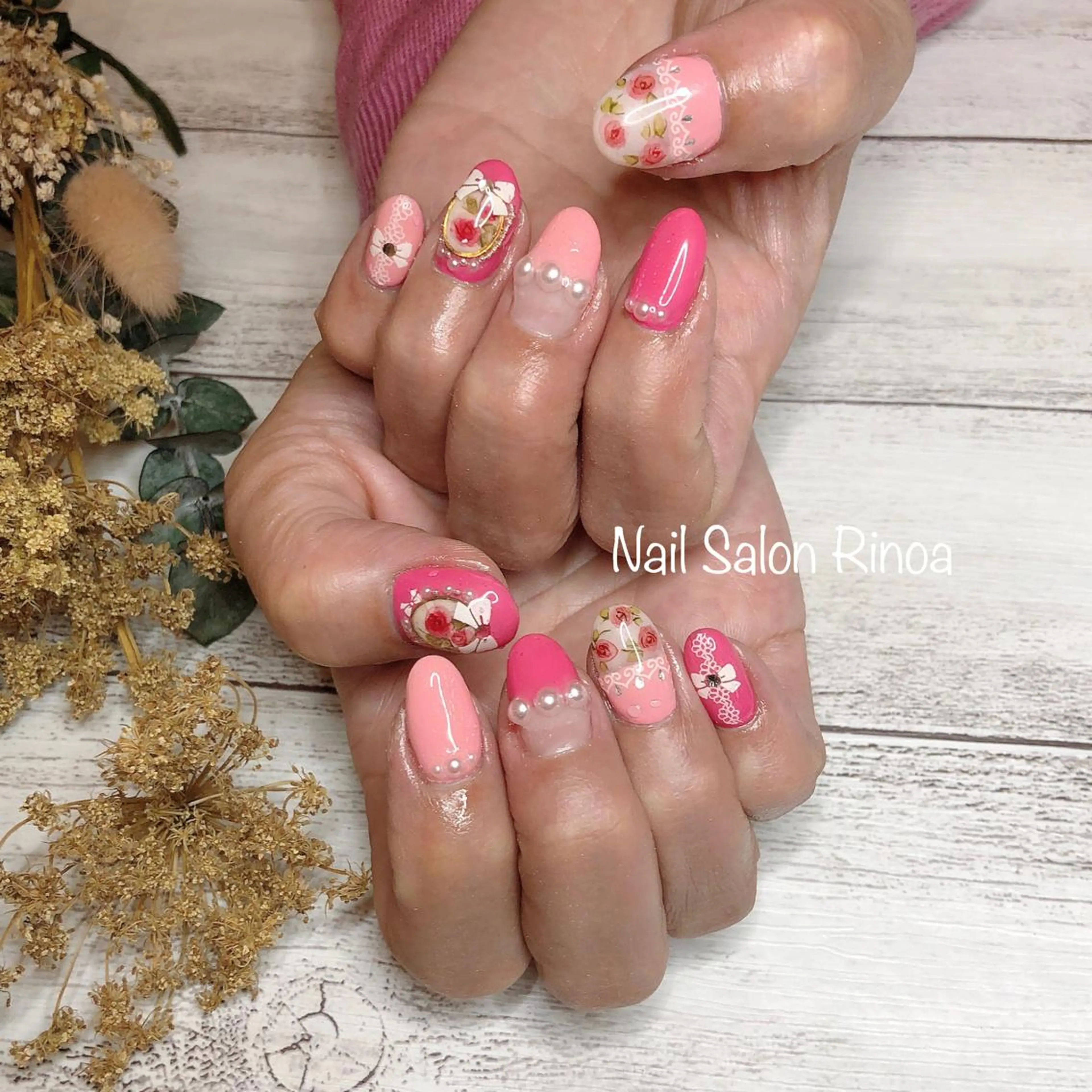 ネイル 持ち込み ストーンネイル Nail Salon Rinoaのネイルデザイン