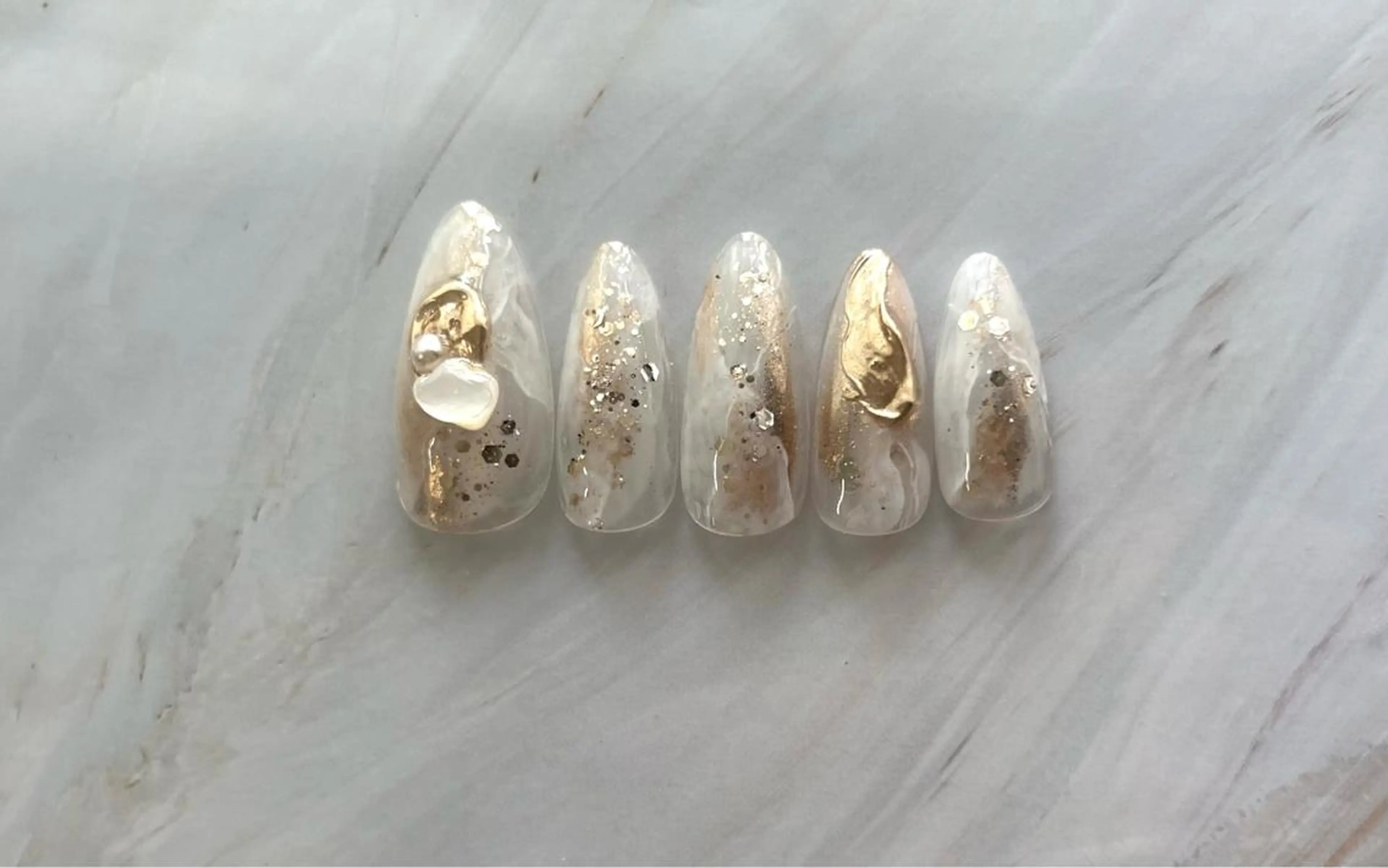 ネイル 大理石ネイル(マーブル) ミラーネイル ニュアンスネイル nuovo yukoのネイルデザイン