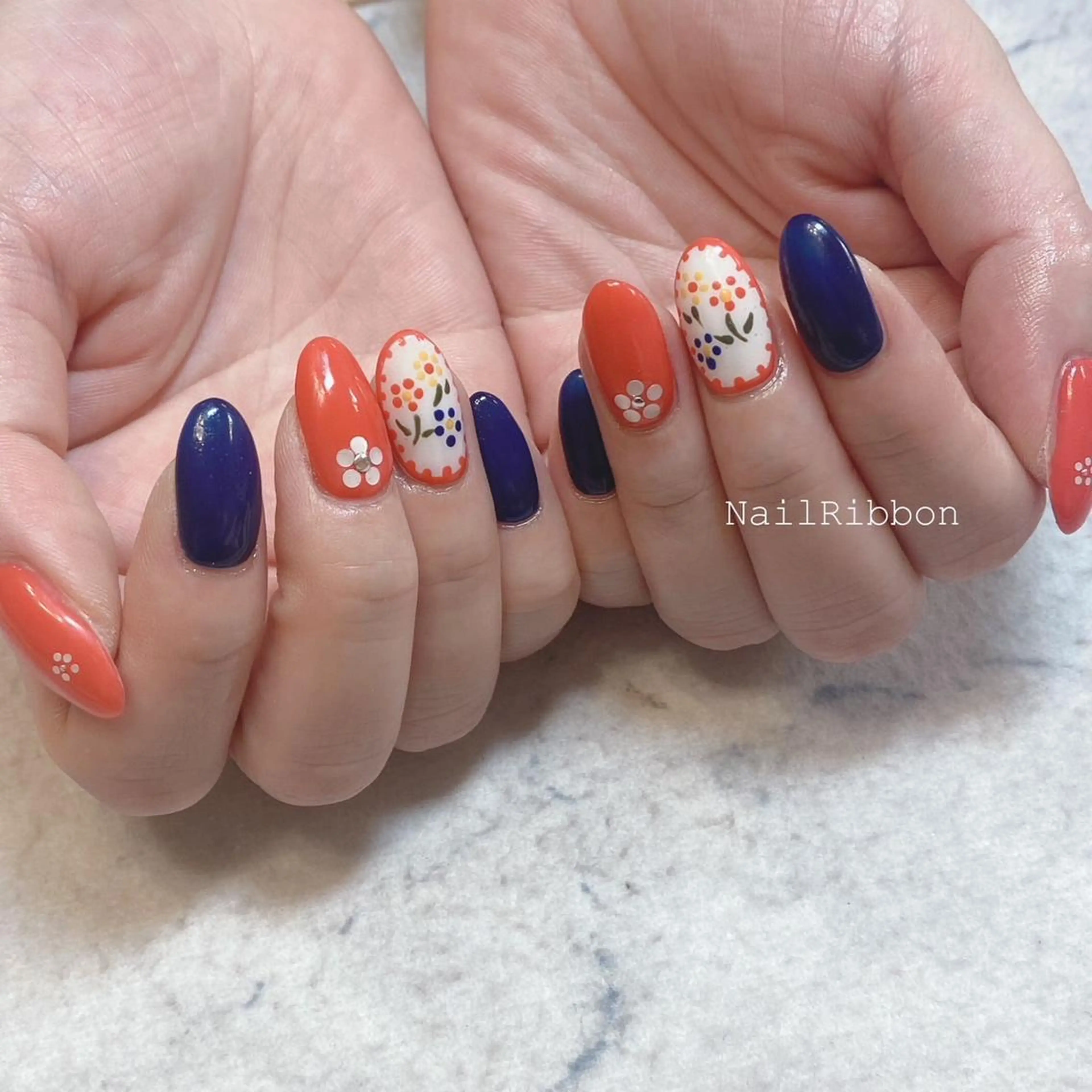 ネイル ネイルリボン 伊藤のネイルデザイン