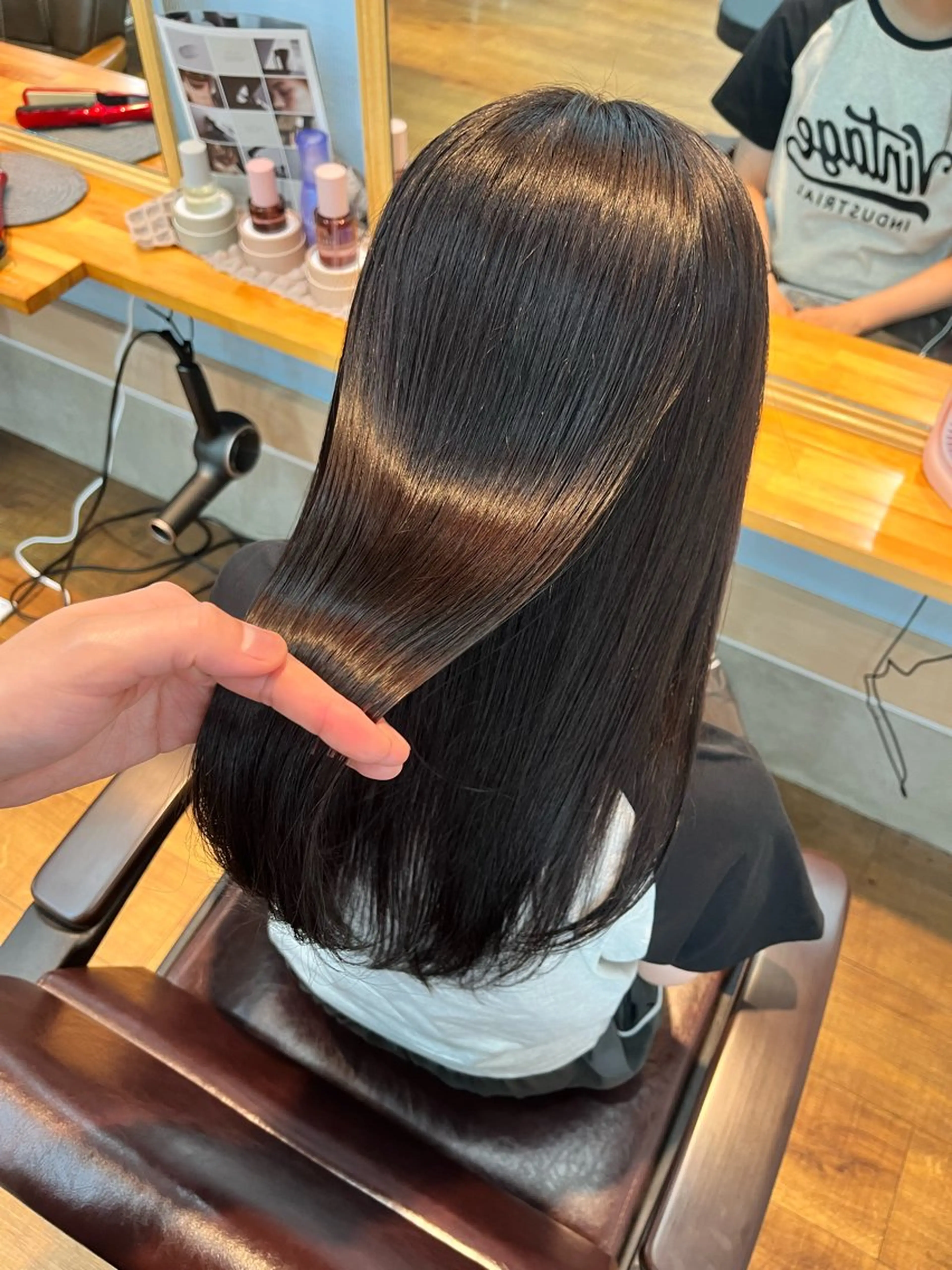 セミロング カラー ダブルカラー インナーカラー 髪質改善 カット ヘアカラー トリートメント 🫧艶髪デザイナー 🫧白石航汰のヘアスタイル