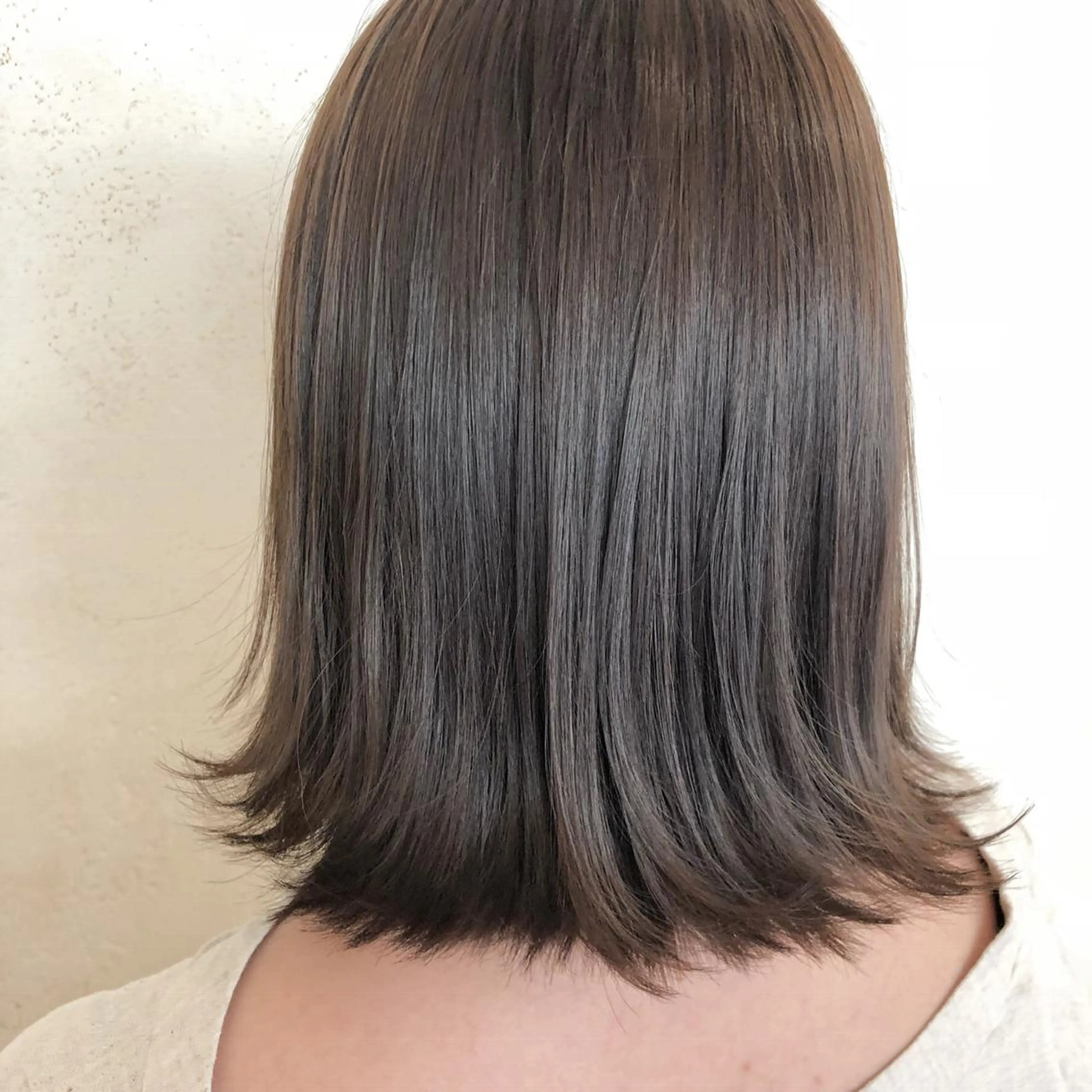 ショート カラー 切りっぱなしボブ グレージュ ボブ Saori / さおりのヘアスタイル