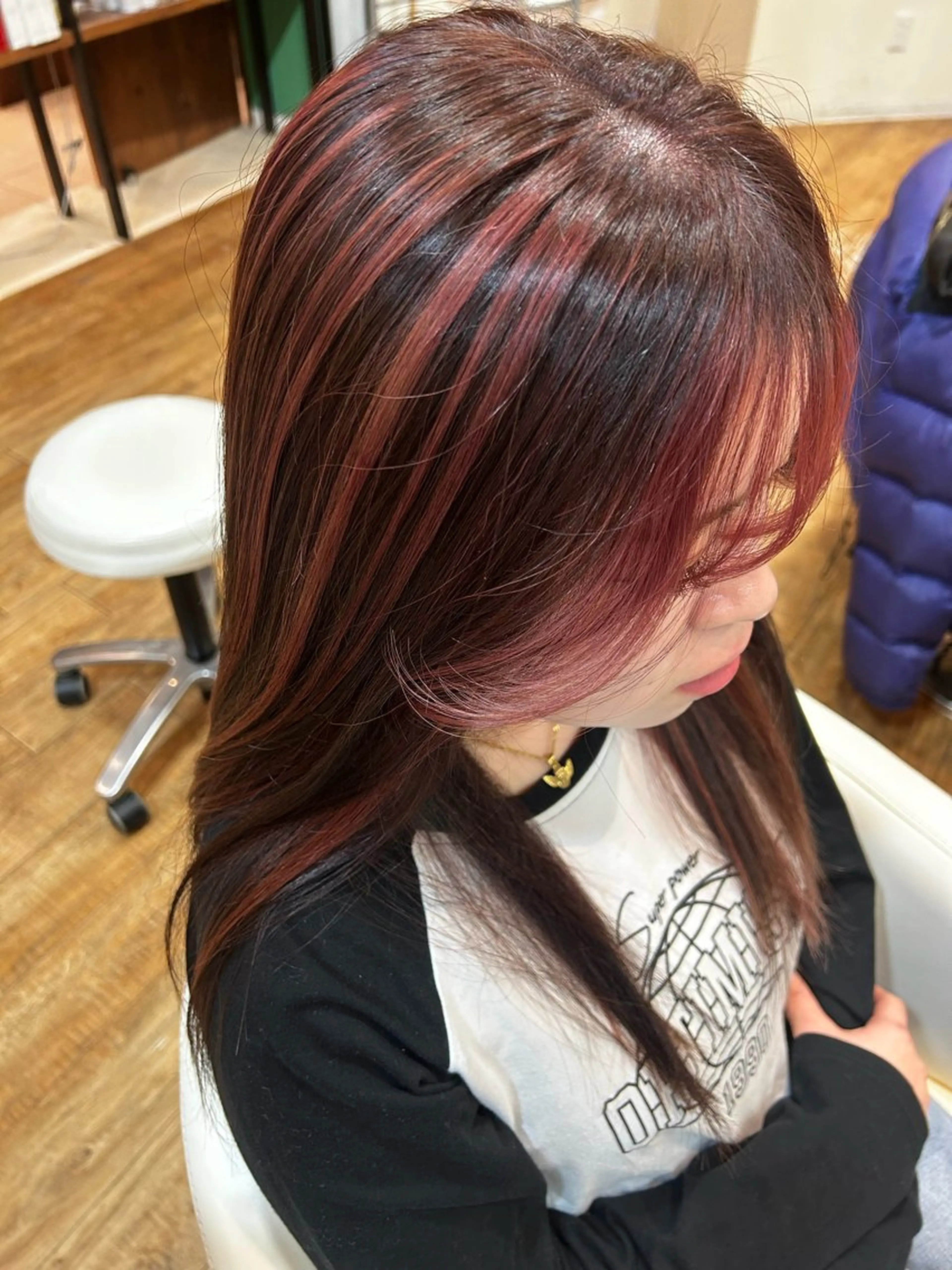 ロング カラー ハイライトカラー ハイライト 鳴海 美海のヘアスタイル