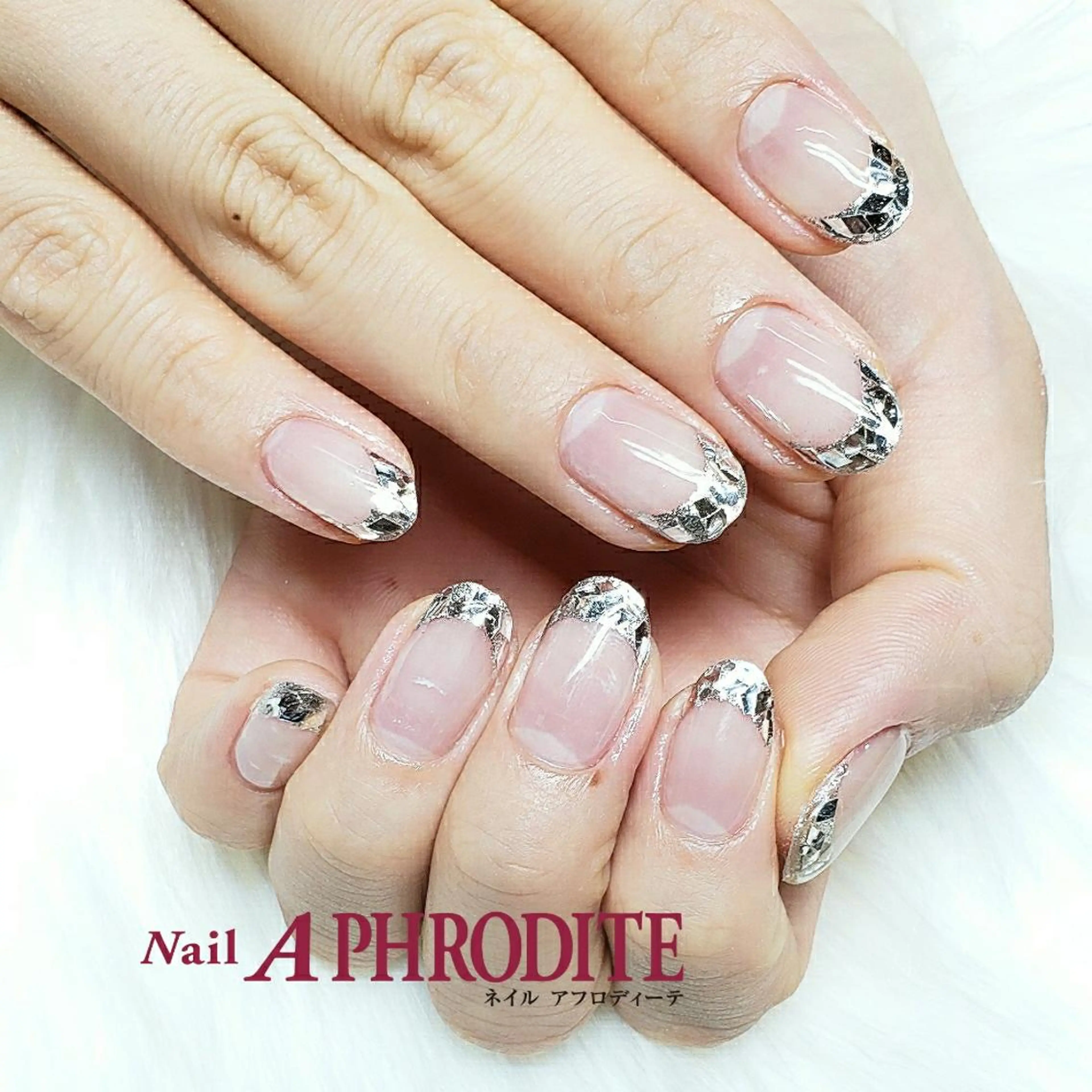 ネイル オーロラネイル クリアネイル ジェルネイル シルバー ソフトジェル ハンドネイル Nail  Aphroditeのネイルデザイン