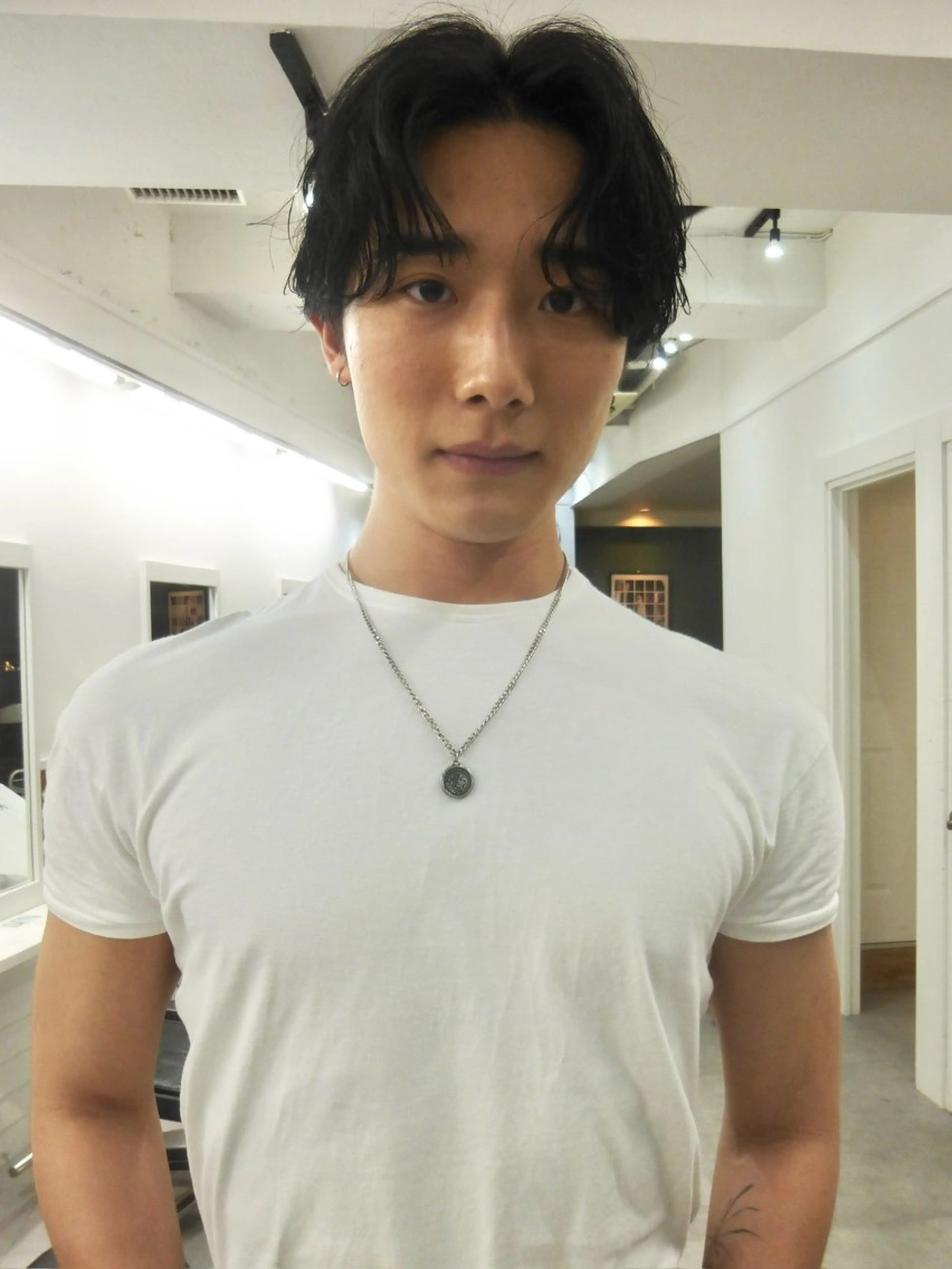 ミディアム パーマ メンズ カット パーマ グランジヘア 無造作ヘアHYUGAのヘアスタイル