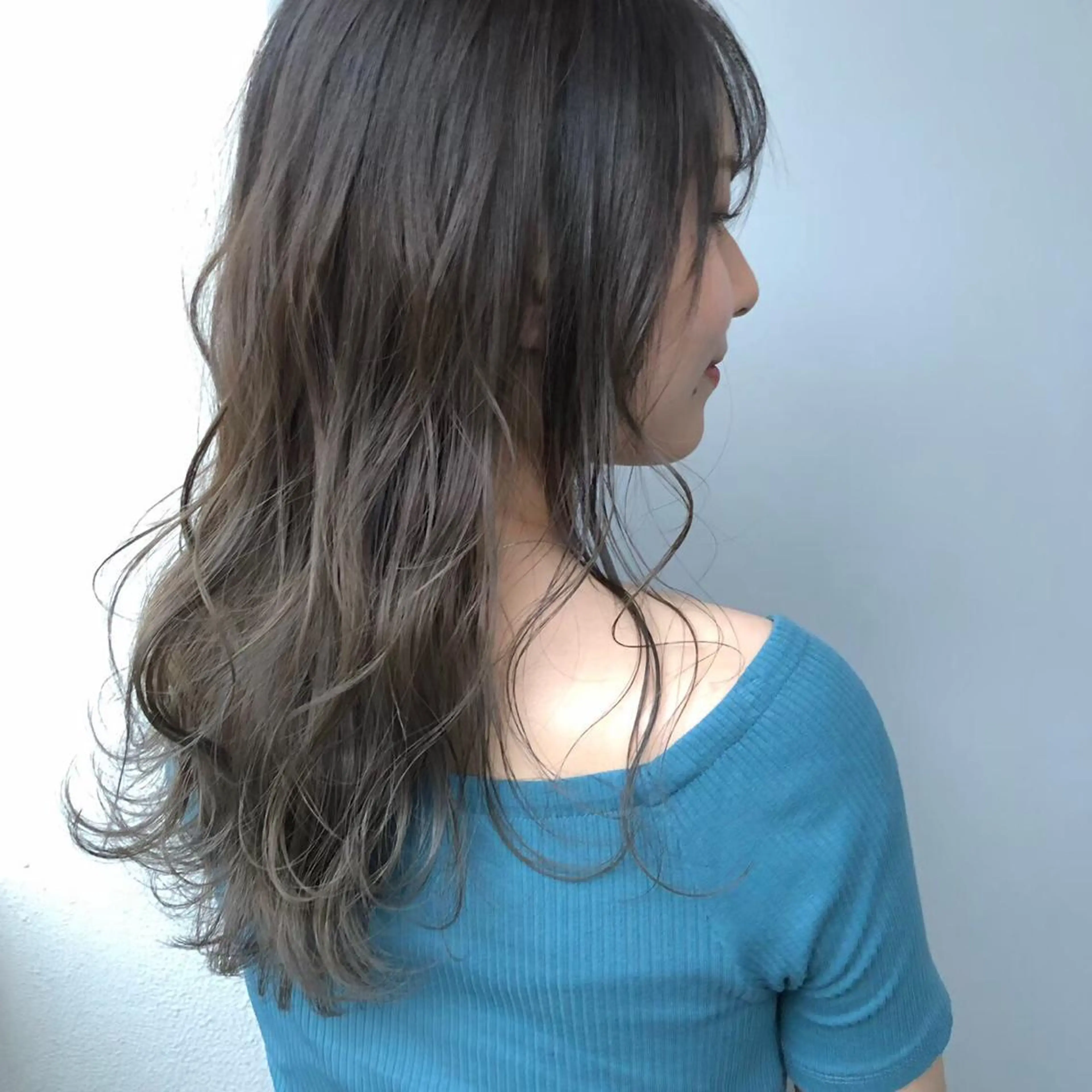 ロング カラー ヘアカラー トリートメント ヘッドスパ Qin shaire salon 原宿店所属・レイヤーカット 韓国ヘアayameのヘアスタイル