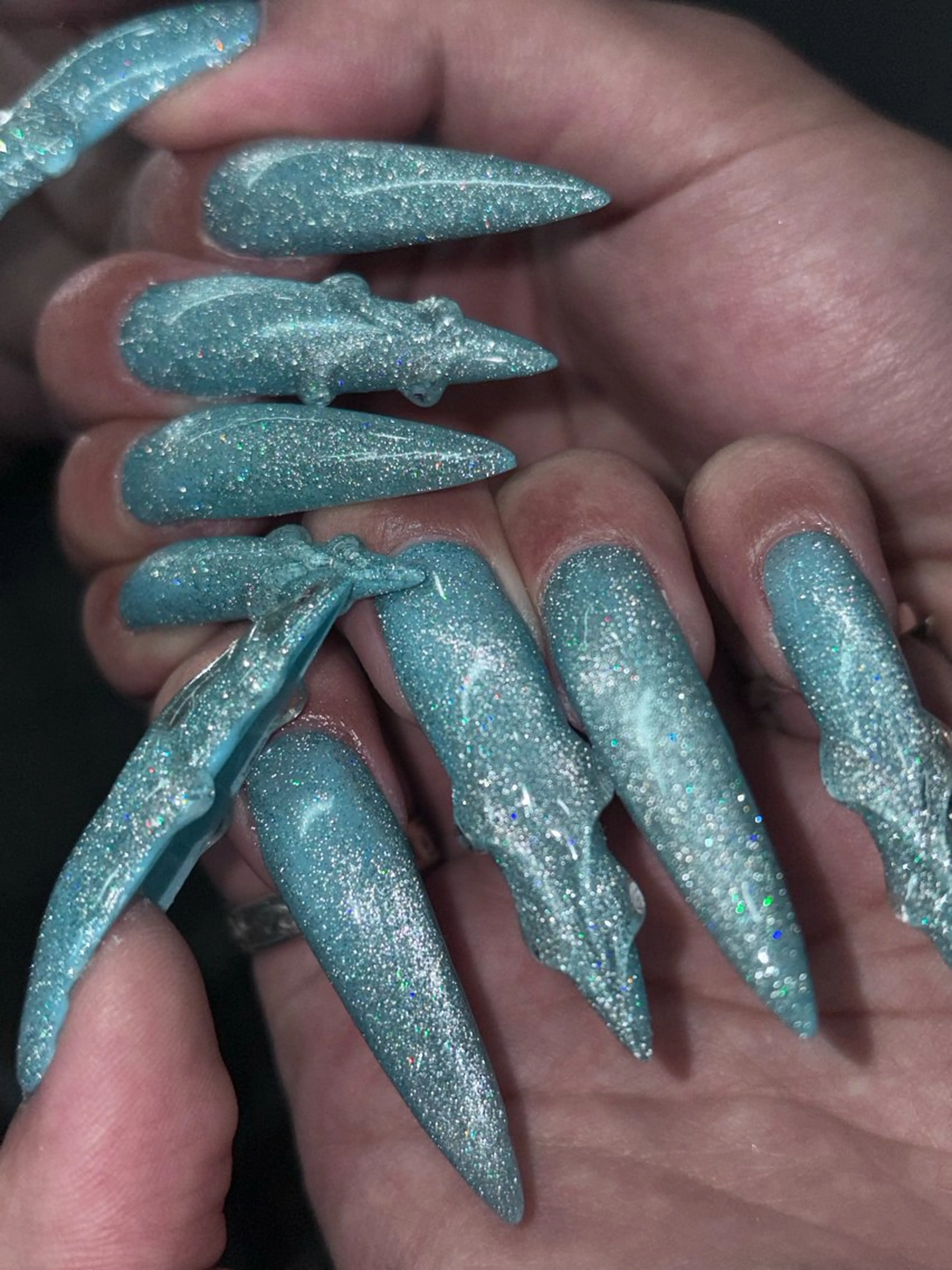 ネイル ハンドネイル NES NAIL所属・さゆり￤推しキャラ ￤ロングネイル🩷のネイルデザイン