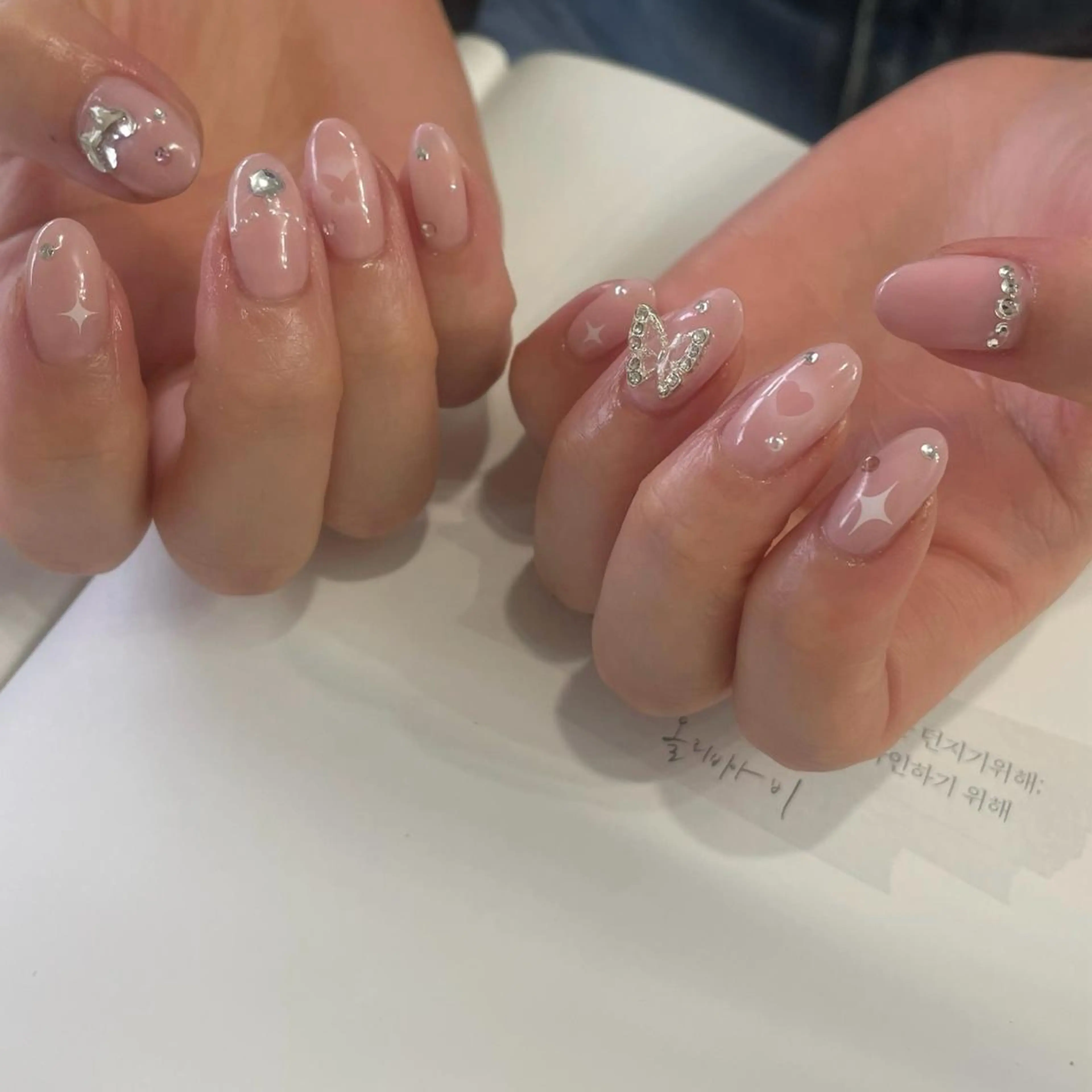 ネイル ハンドネイル ネイルズシャトン🪡 ネイリスト齊藤のネイルデザイン