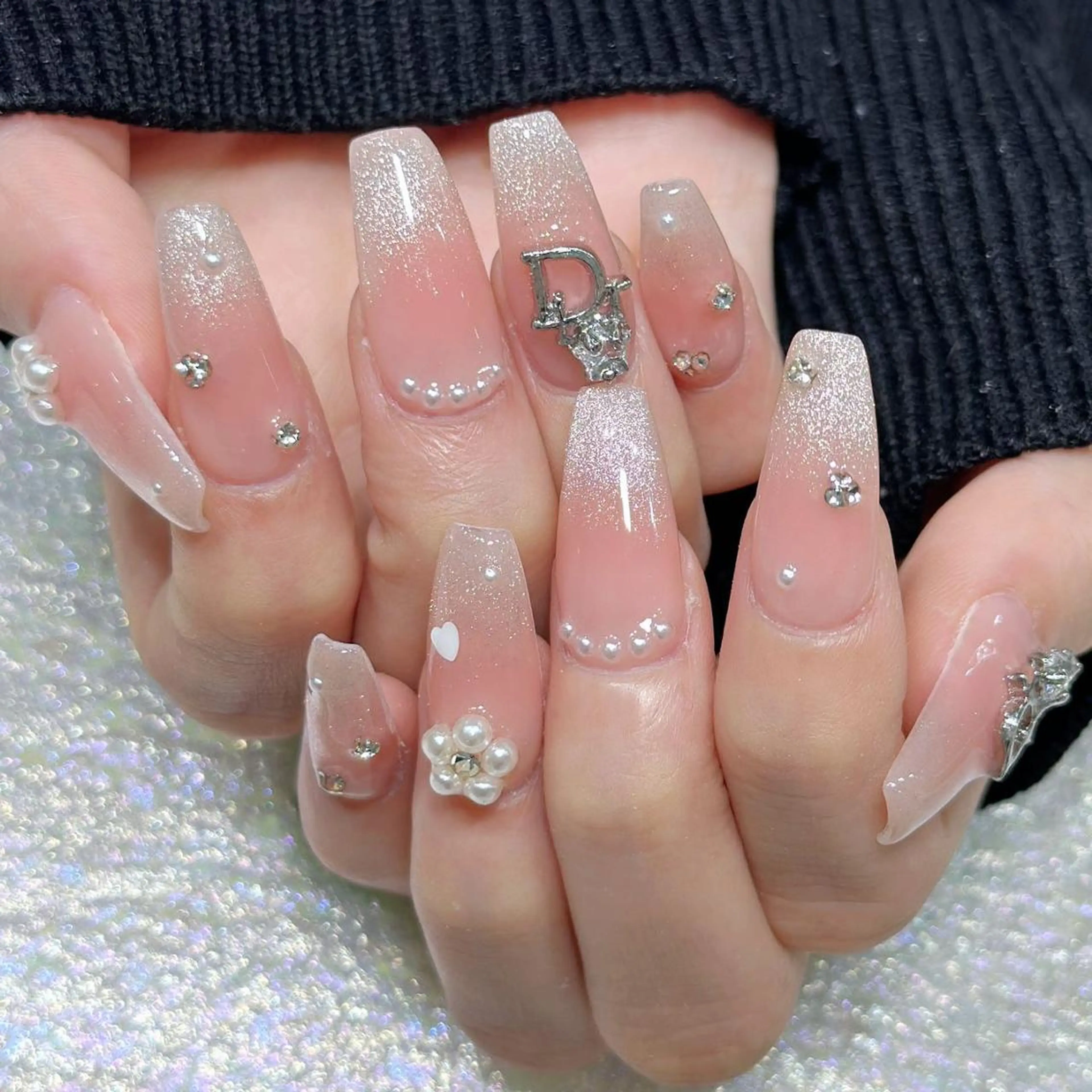 ネイル ハンドネイル Queens ひなのネイルデザイン