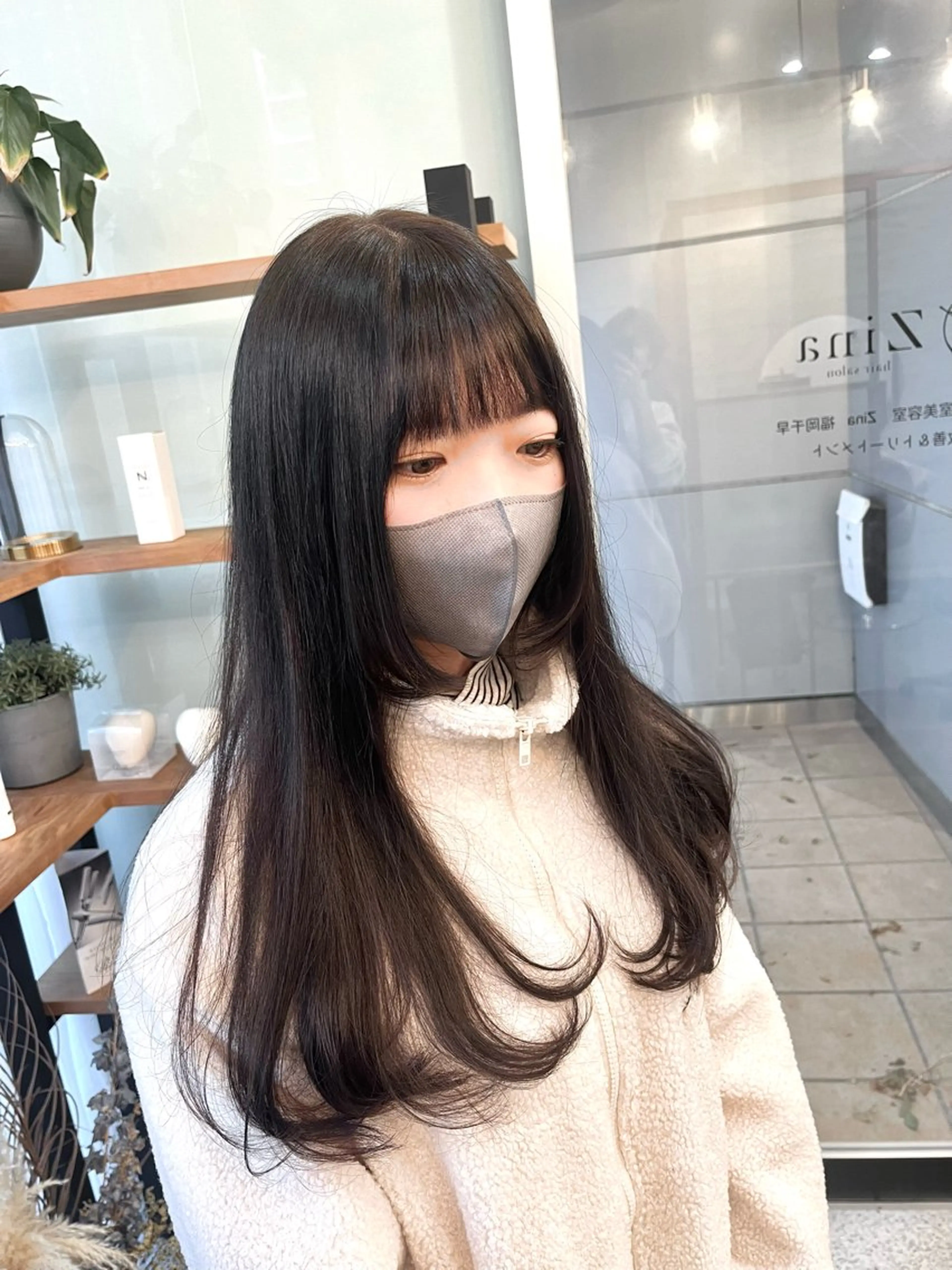 ロング 顔まわりレイヤー 顔周りカット レイヤーカット ロング 岩井 駿のヘアスタイル