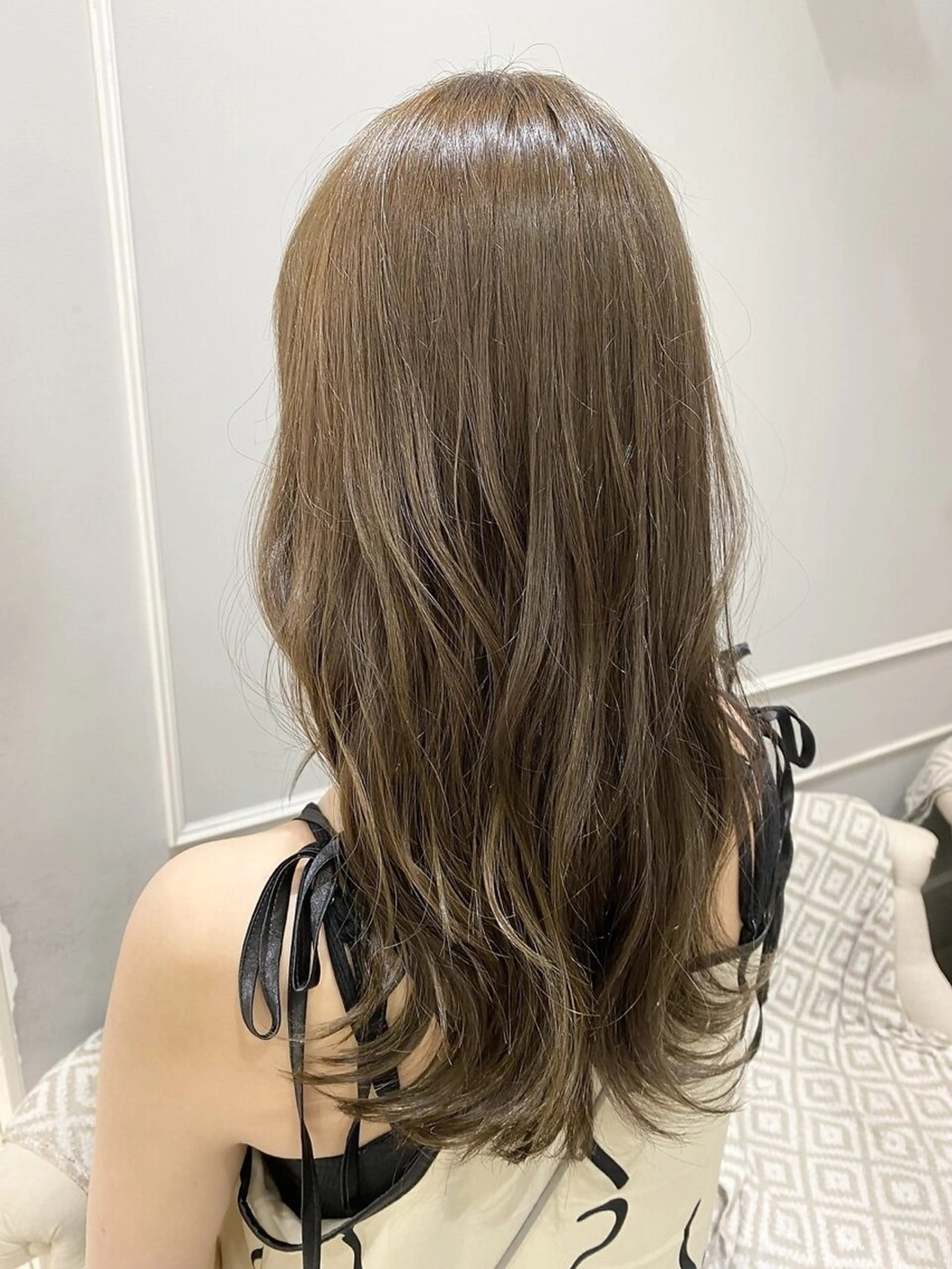 セミロング カラー 小林 杏夏のヘアスタイル