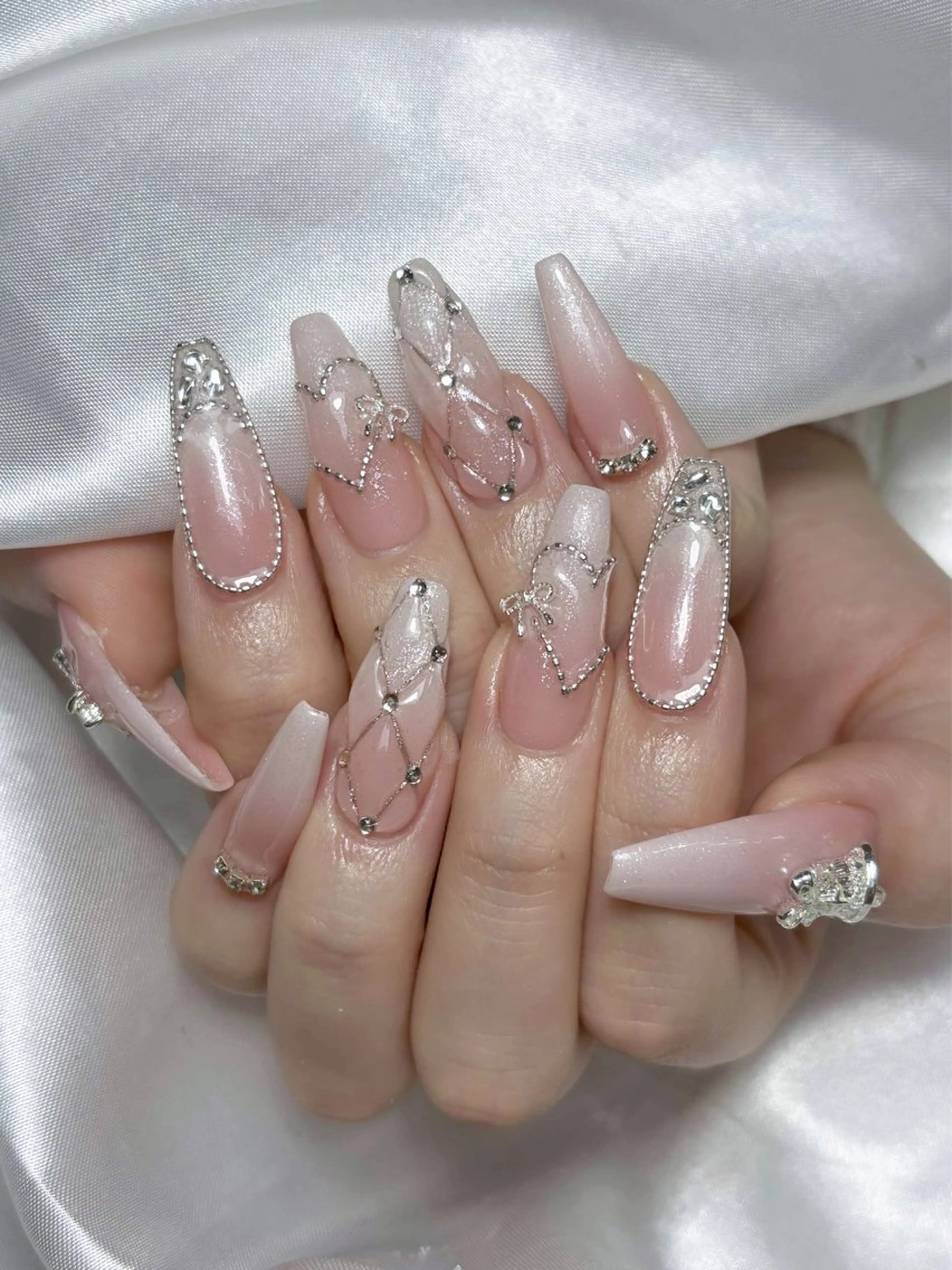 ネイル ハンドネイル LEELA NAIL STUDIO所属・LEELA NAIL STUDIOのネイルデザイン