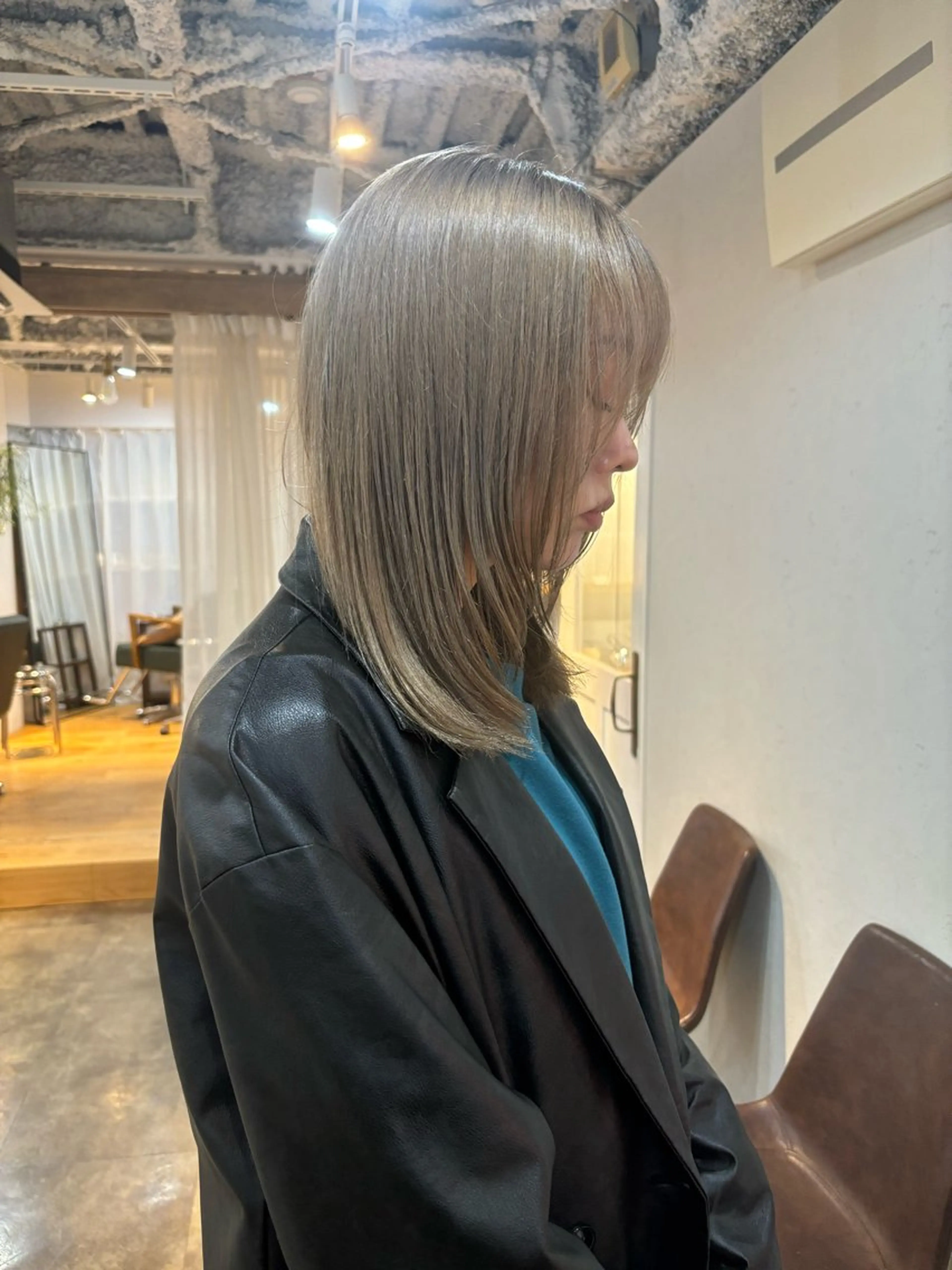 ミディアム カラー ベージュカラー ヘアカラー 林　蓮／レイヤー /透明感カラーのヘアスタイル