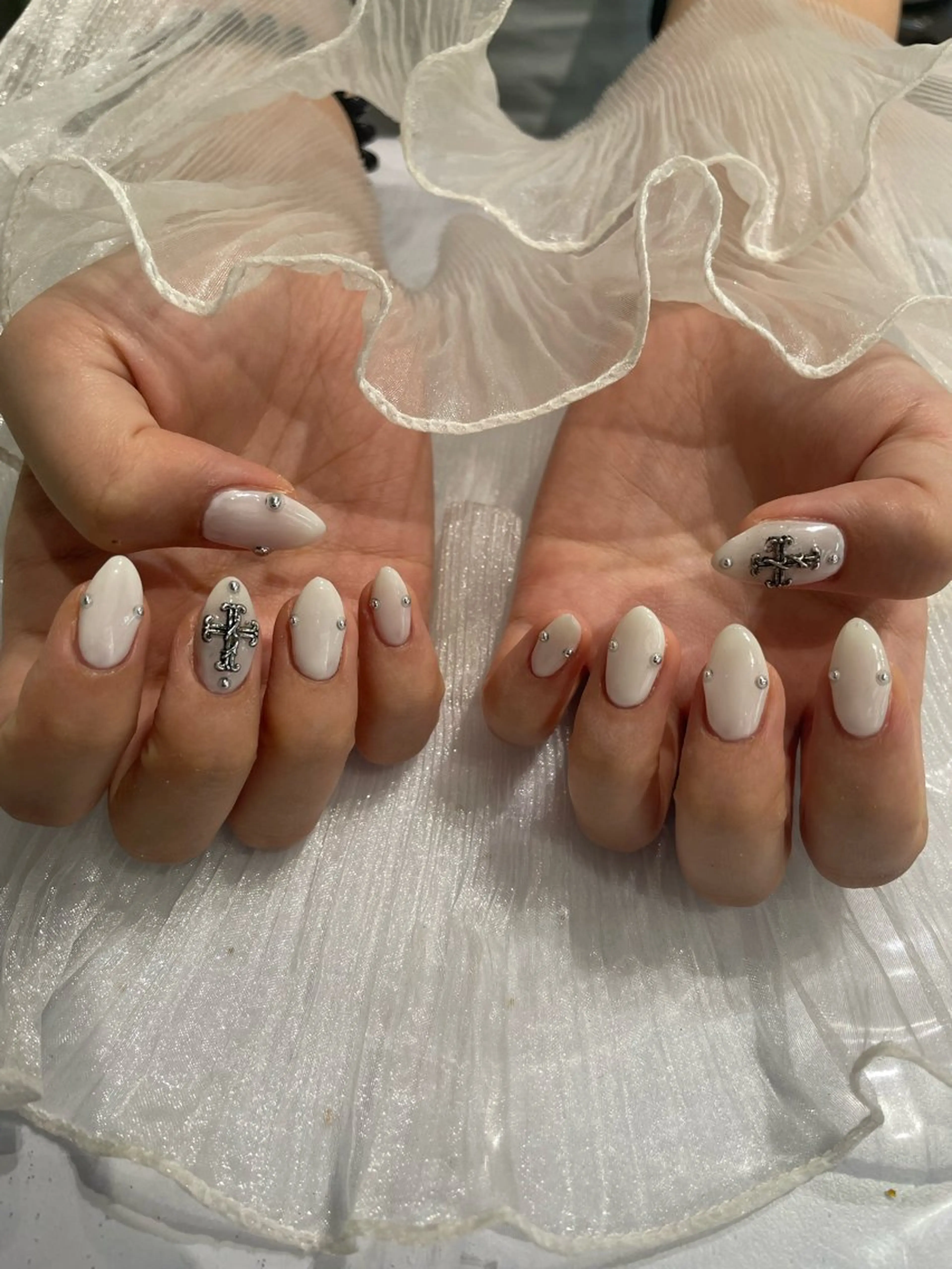 ネイル ハンドネイル ‪るか/‪透明感 カラー/アレンジのヘアスタイル