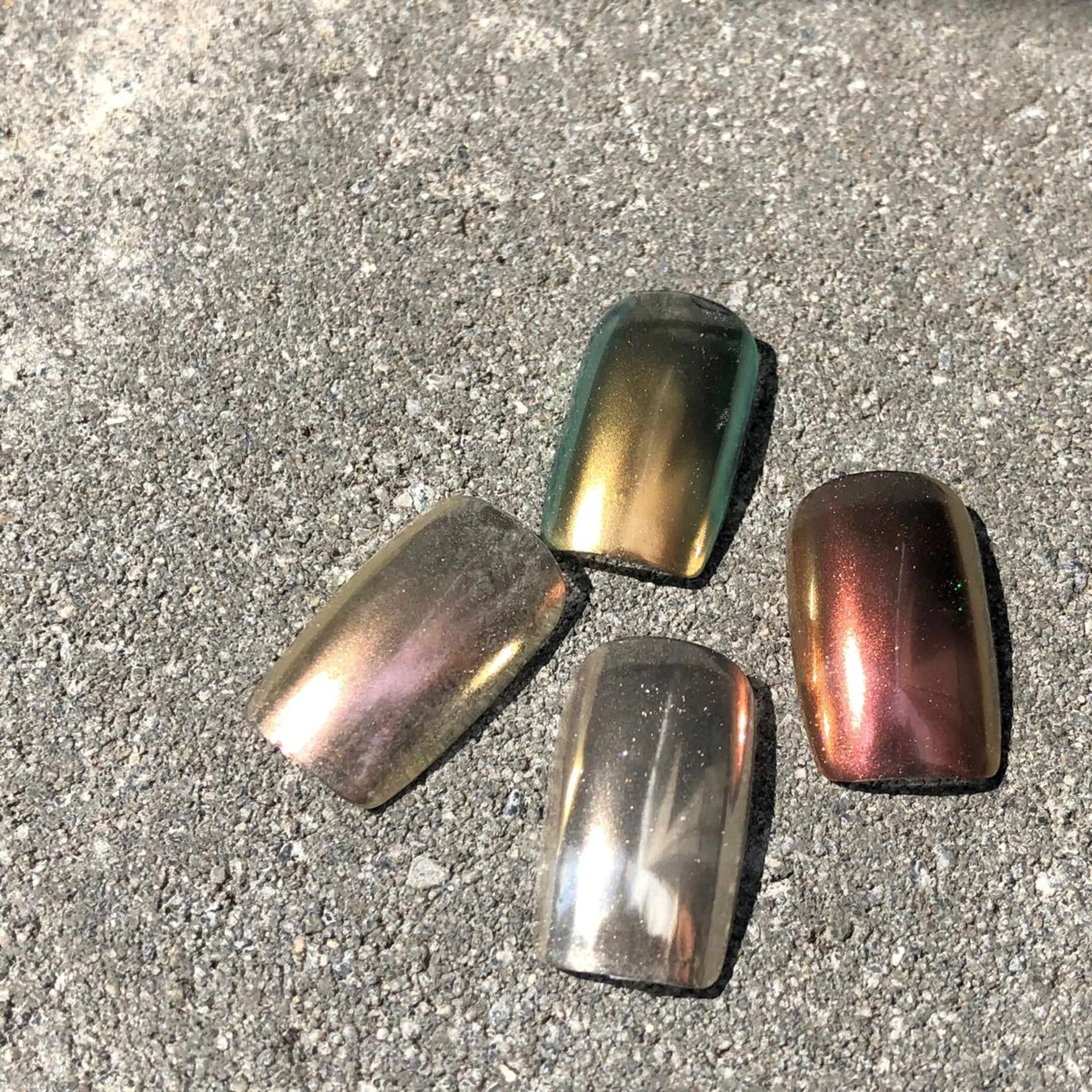 ネイル ミラーネイル 🧁🥕 asukaのネイルデザイン