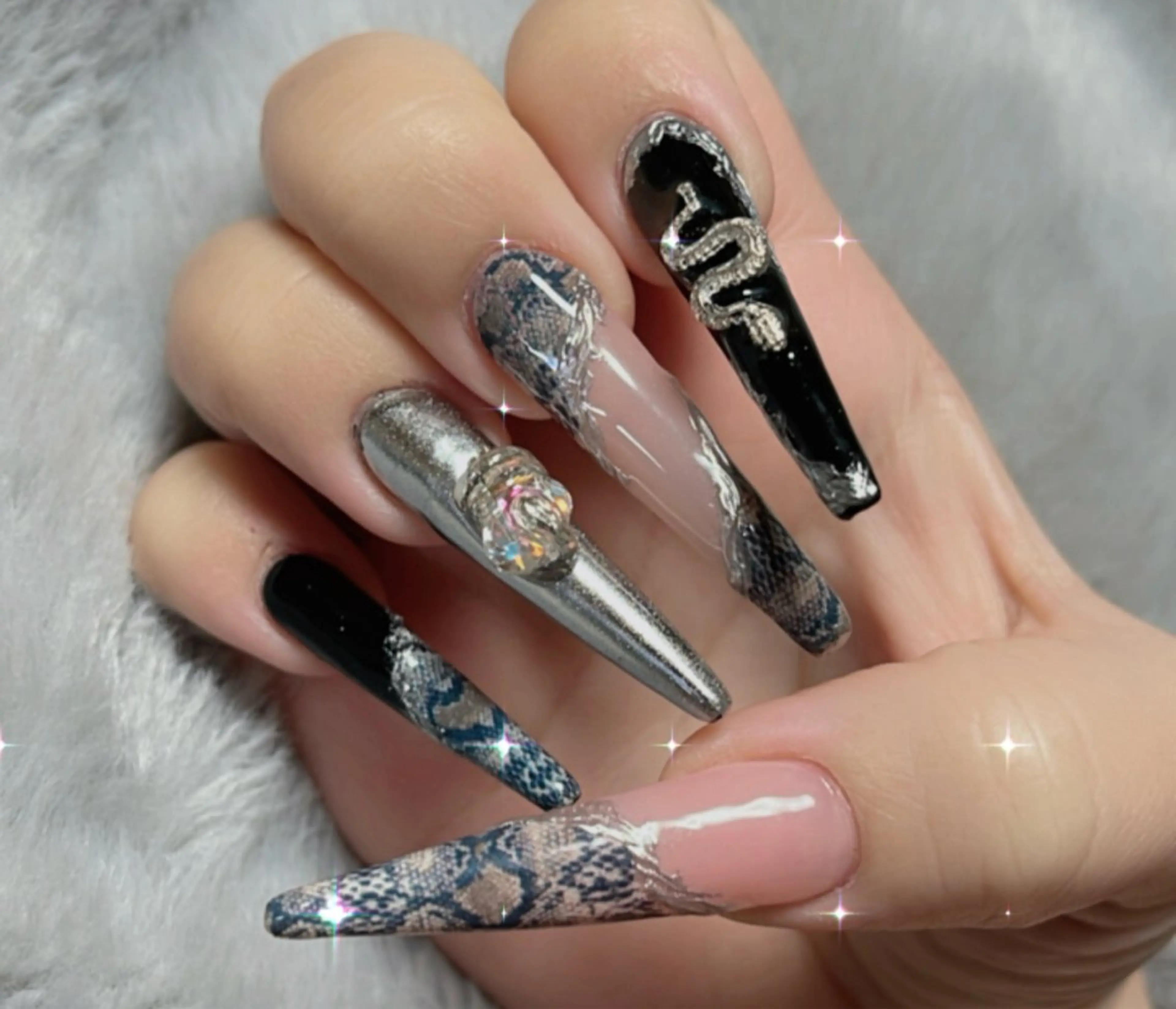 ネイル 美:LOVE Nail所属・Nail Lienのネイルデザイン