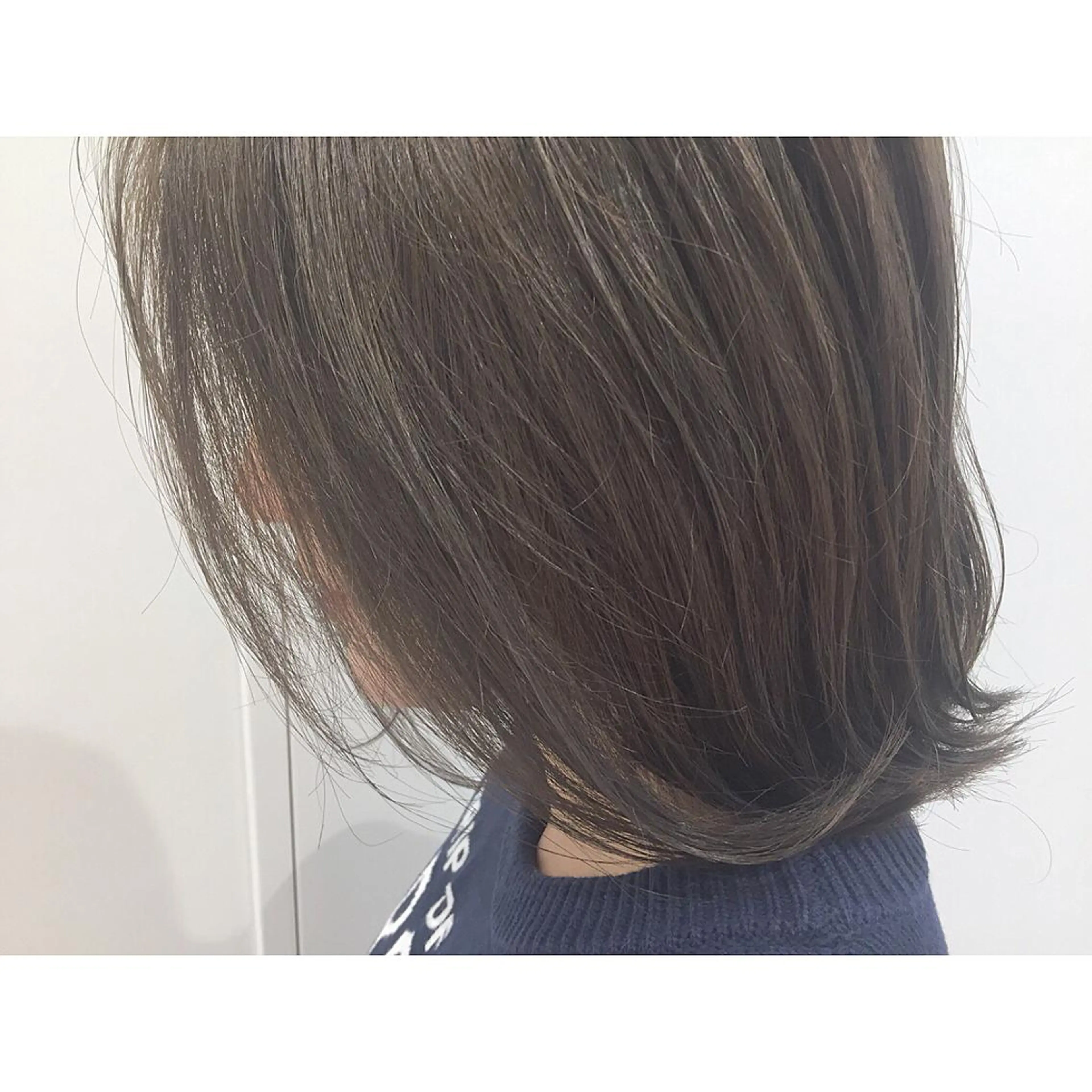 ミディアム カラー アッシュ 透明感♡︎♡︎ 佐々木早苗のヘアスタイル