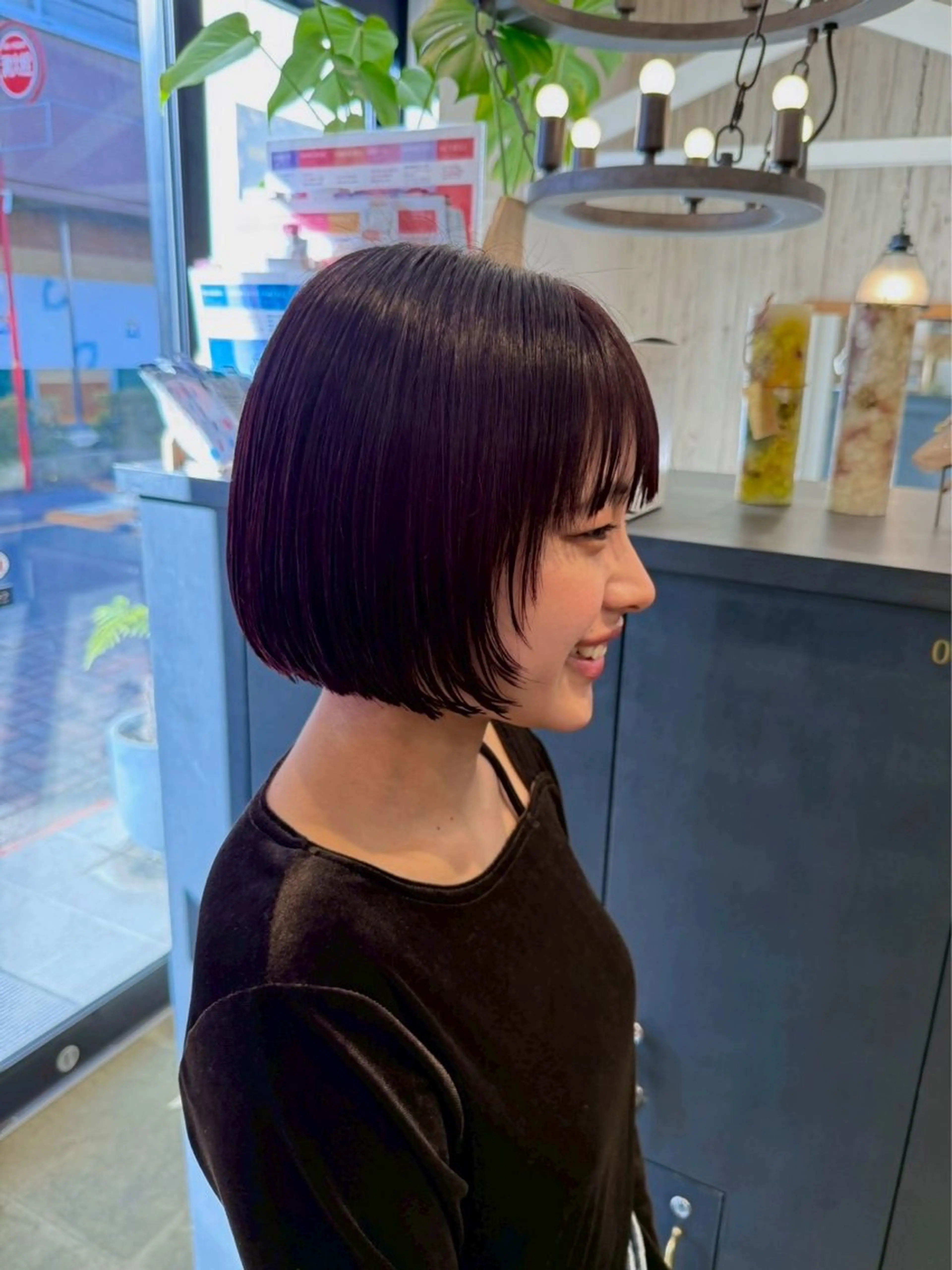 ショート カラー ボルドーカラー ボブ 顔まわりレイヤー 顔周りカット レイヤーカット カット 田村 亜衣華のヘアスタイル