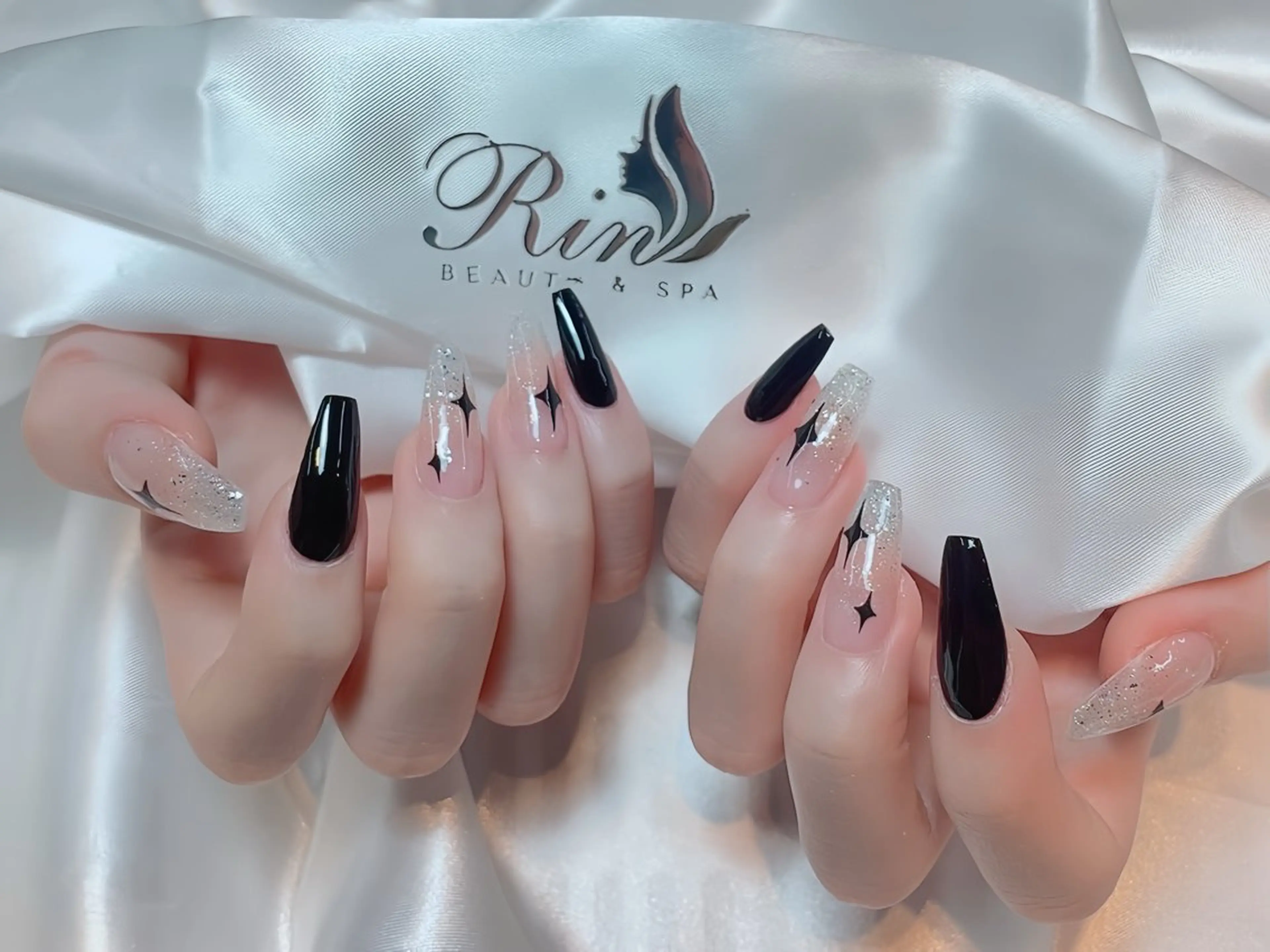 ネイル チークネイル 桜ネイル フレンチネイル ジェルネイル ガラスフレンチ ハンドネイル Rin Nail 新大久保店のネイルデザイン